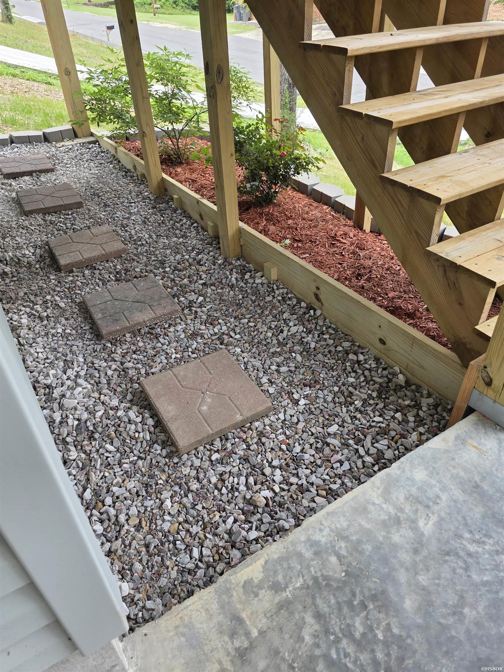 174 Woodridge Property Photo 4