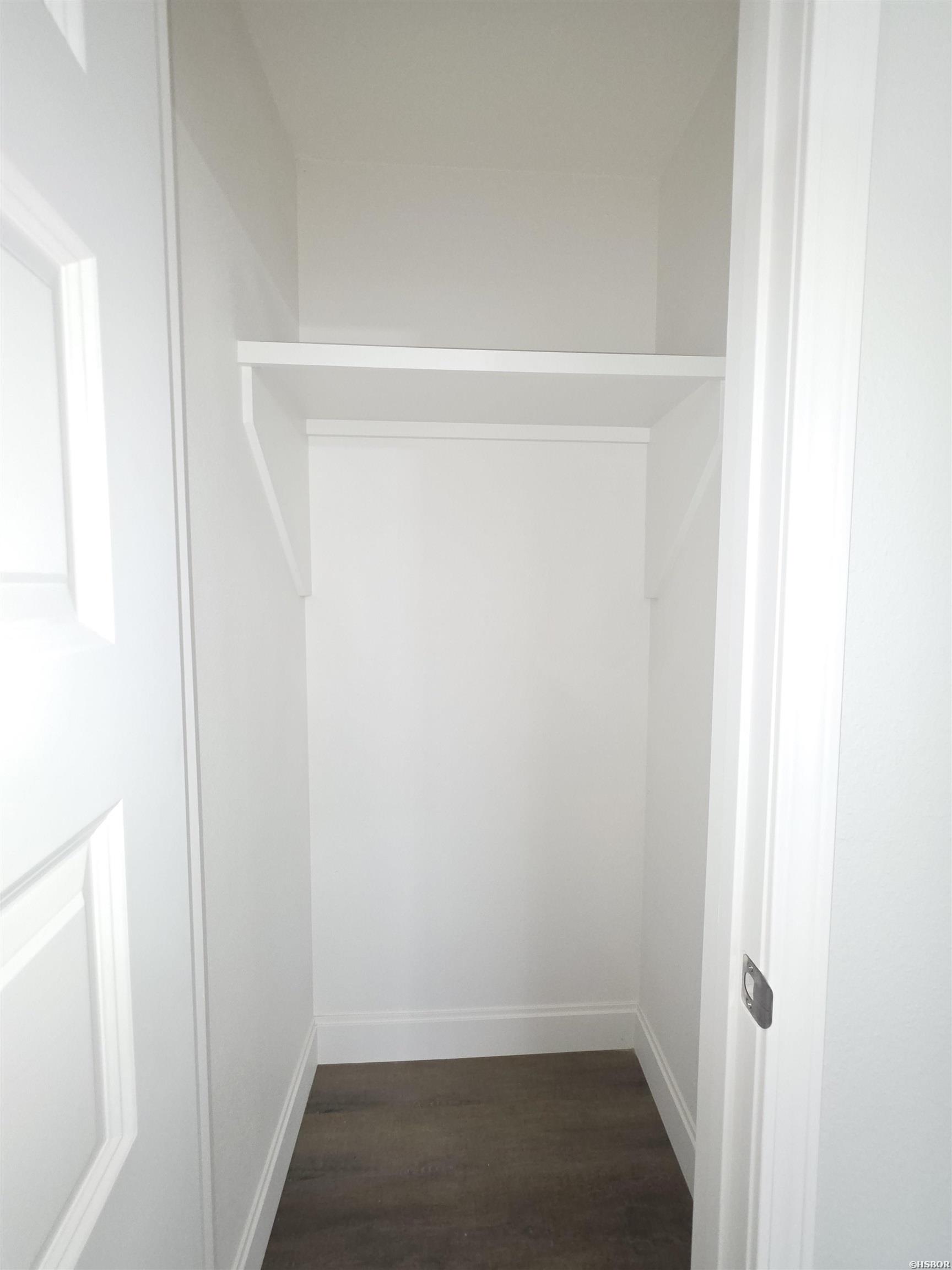 174 Woodridge Property Photo 5