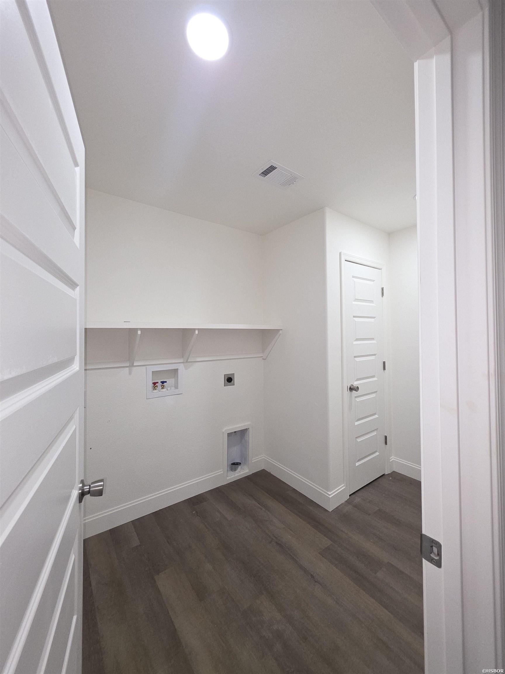174 Woodridge Property Photo 12