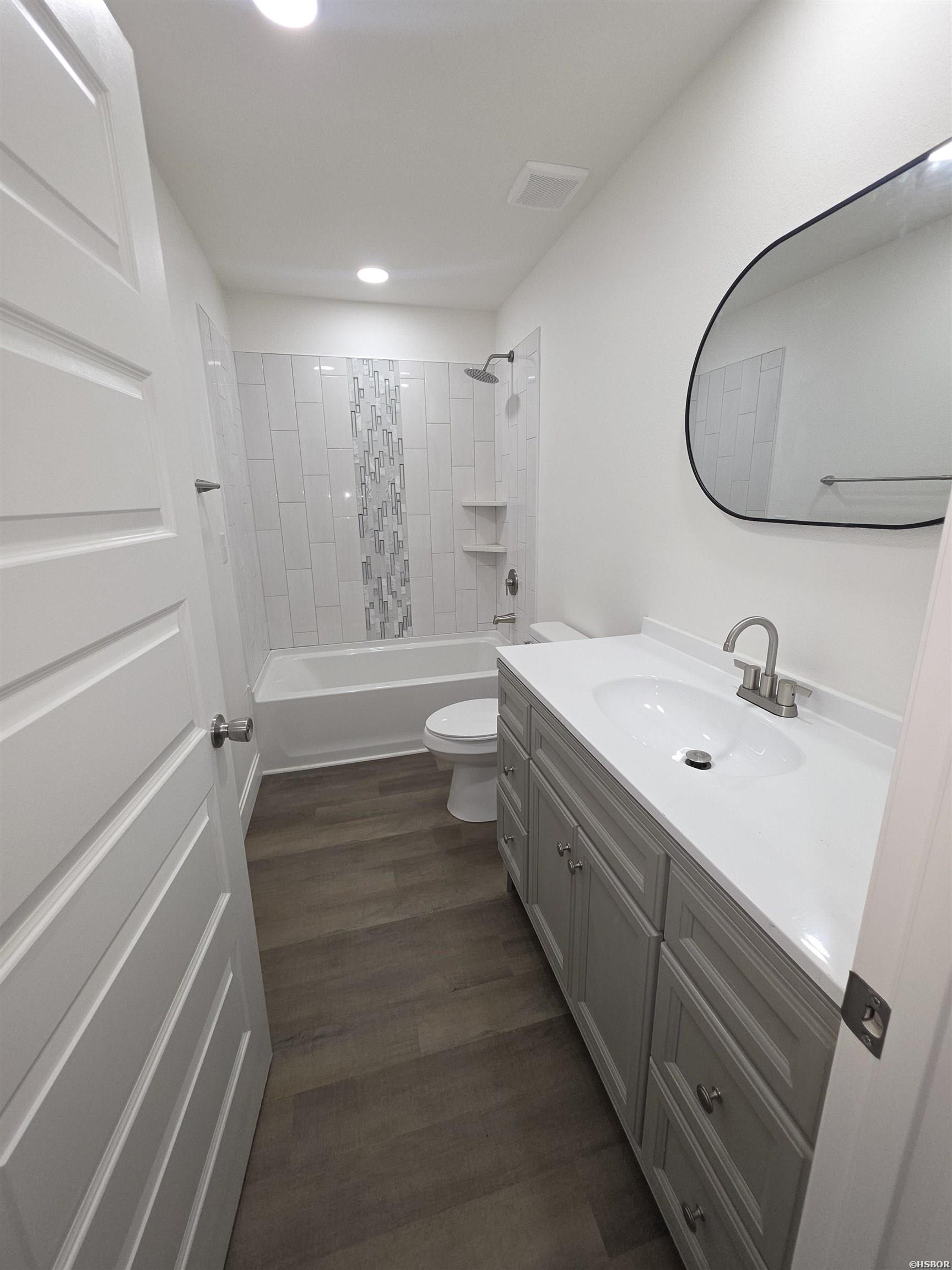 174 Woodridge Property Photo 14