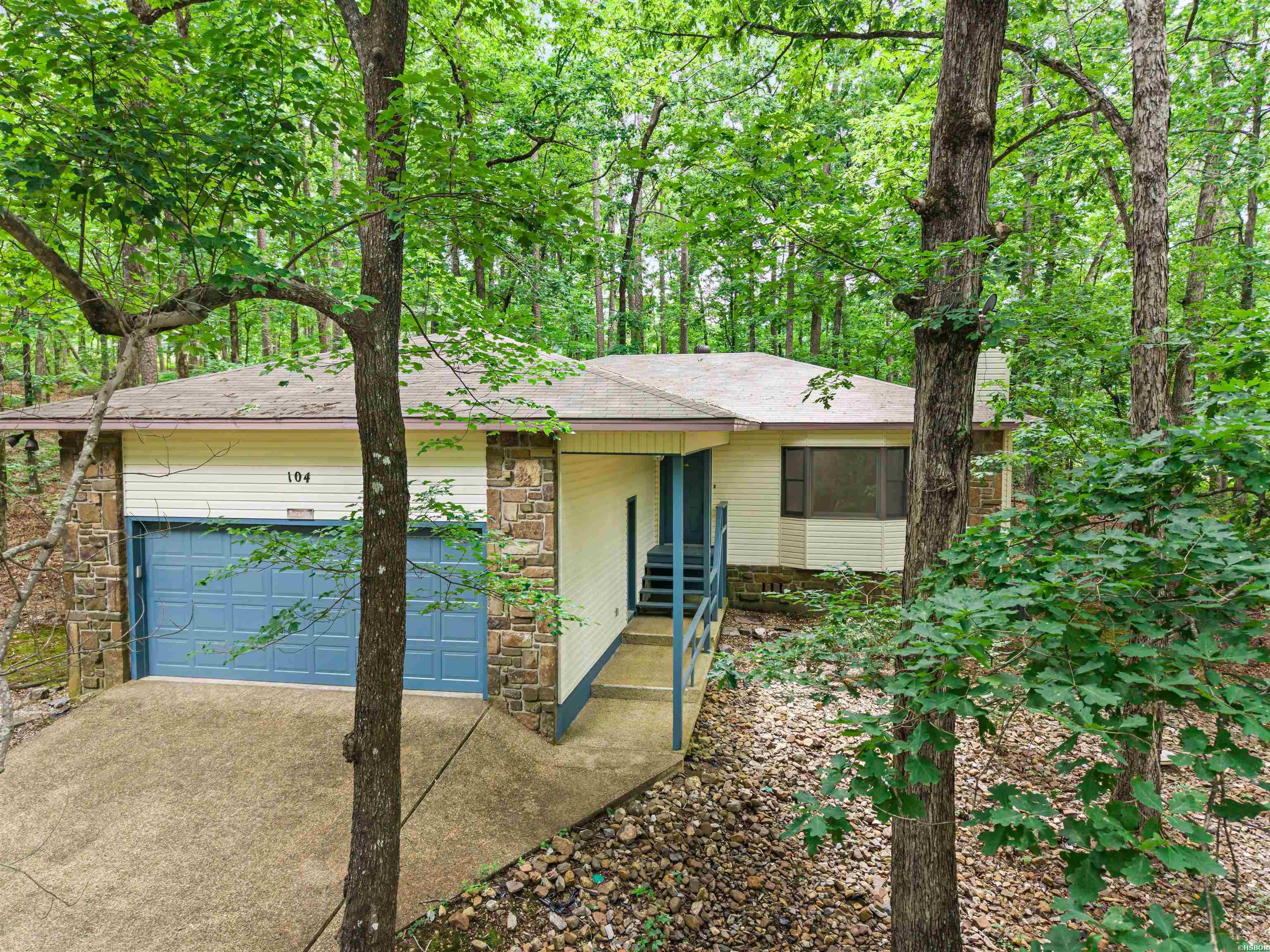 104 Aspe Lane Property Photo 2