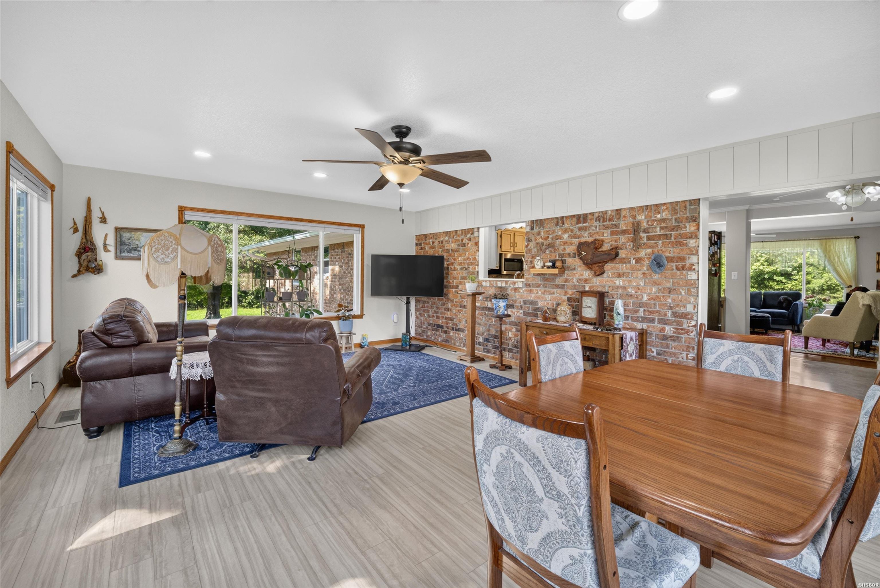 175 Thunder Road Property Photo 6