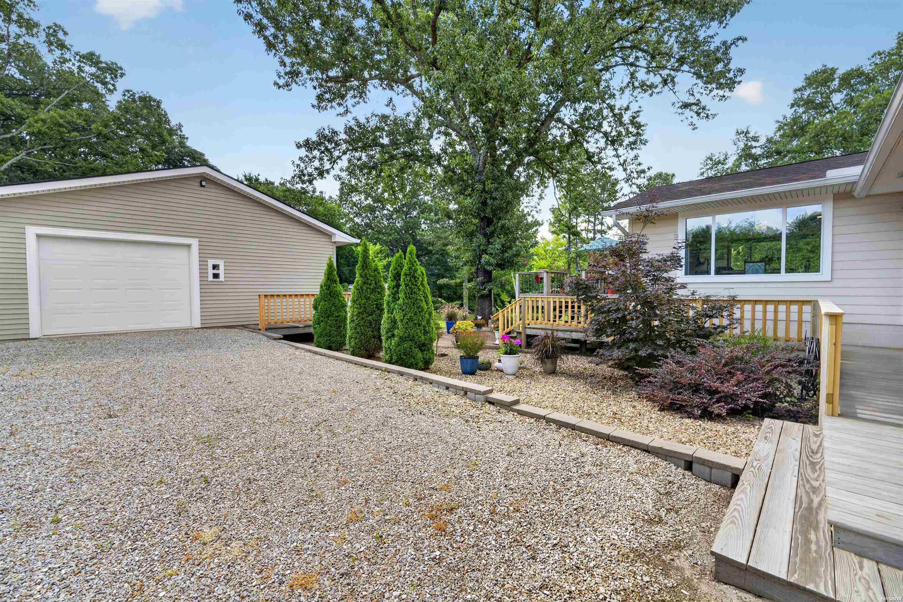 175 Thunder Road Property Photo 32