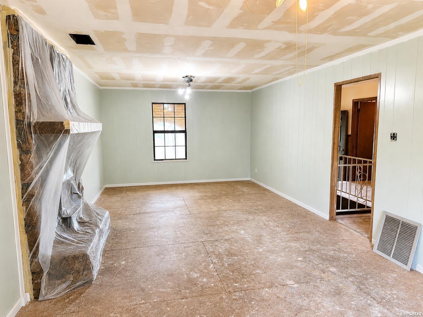 122 Village Road Property Photo 8