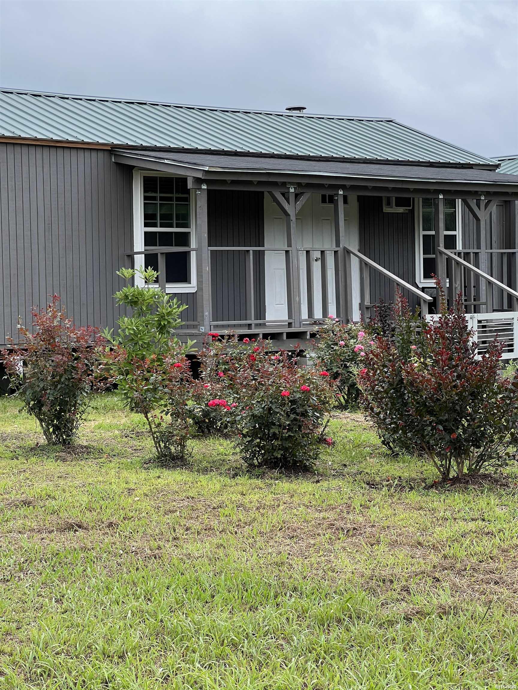 980 Sunflower Property Photo 1