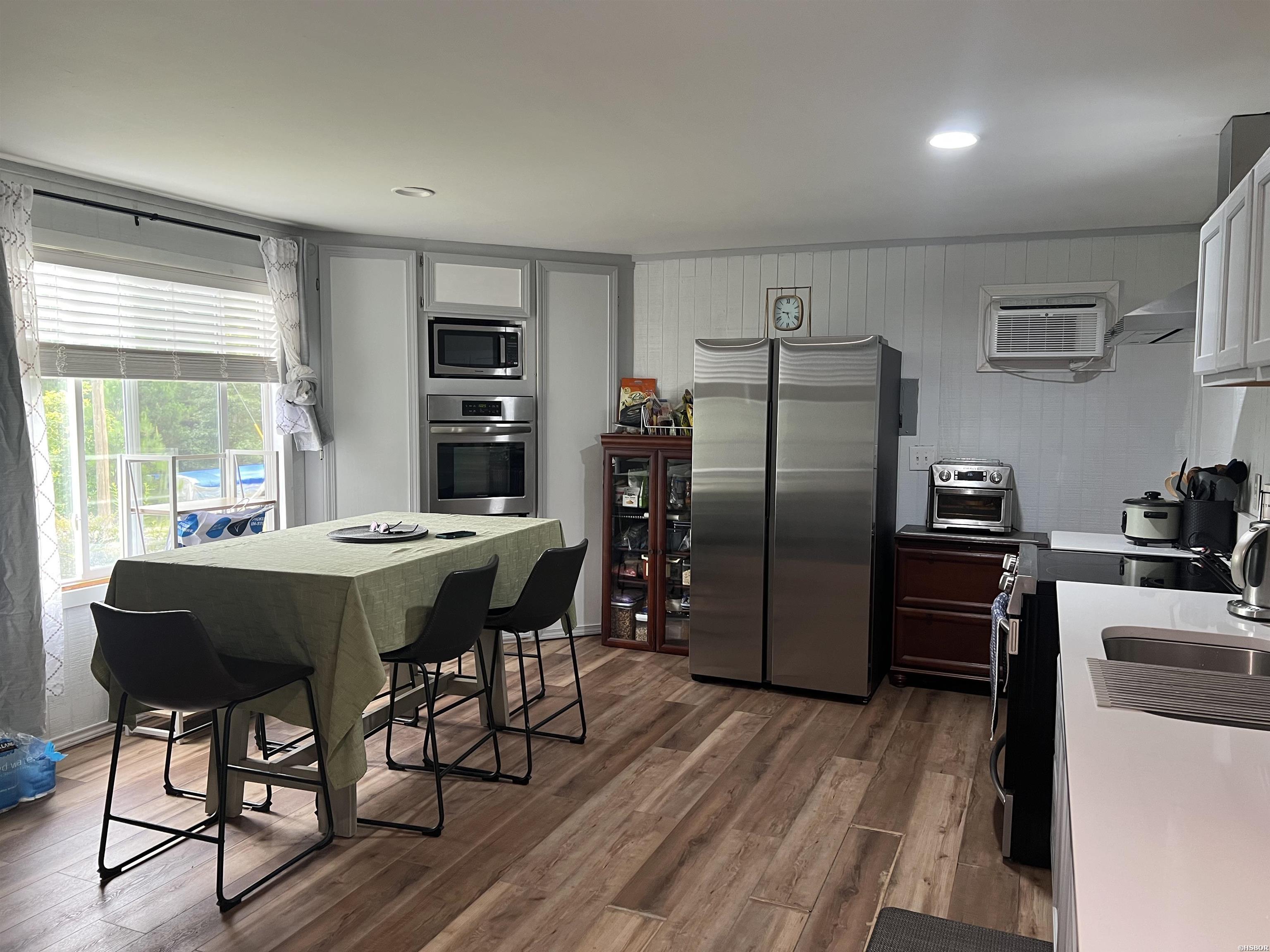 980 Sunflower Property Photo 4