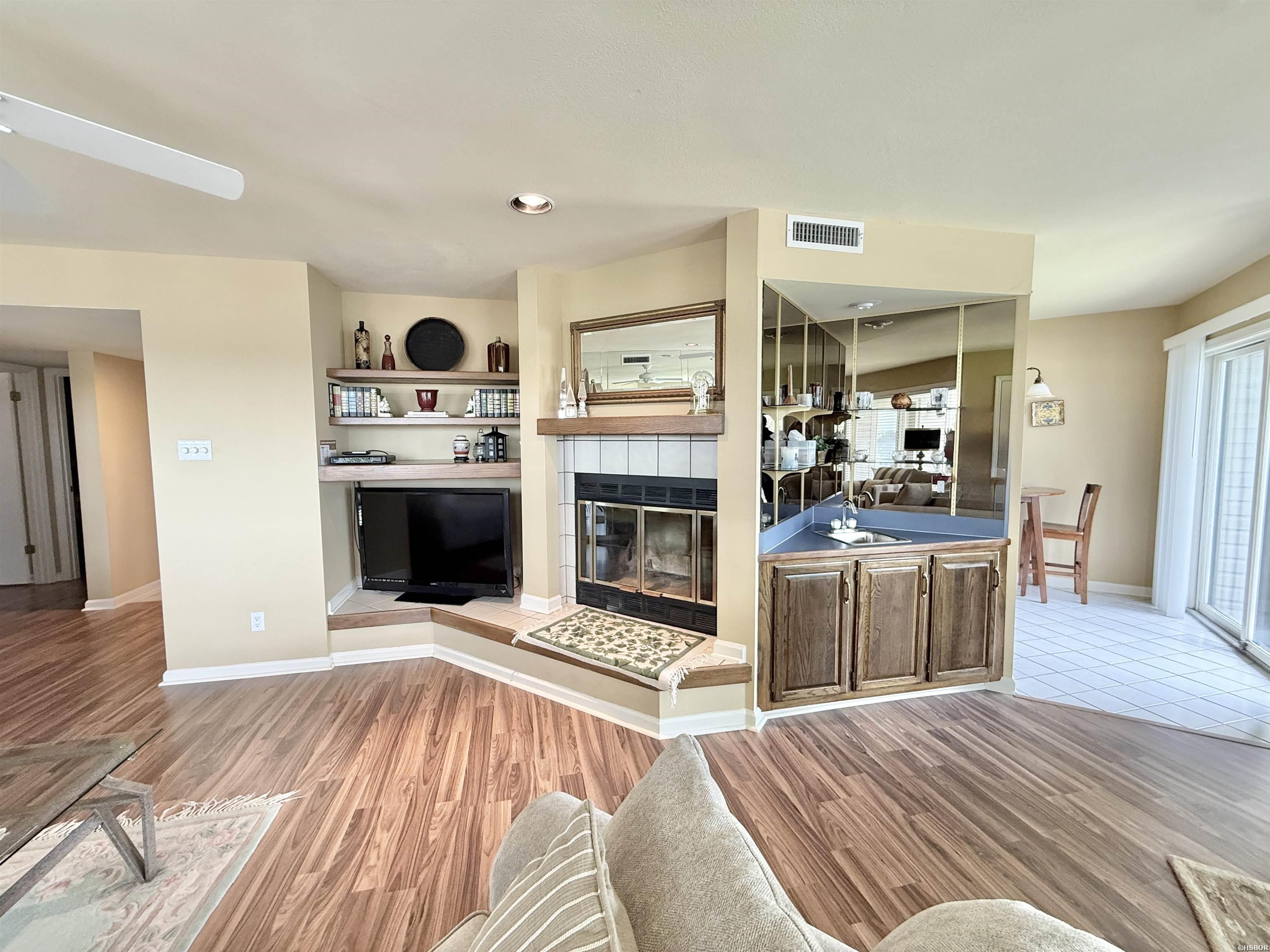 101 Long Island Property Photo 7