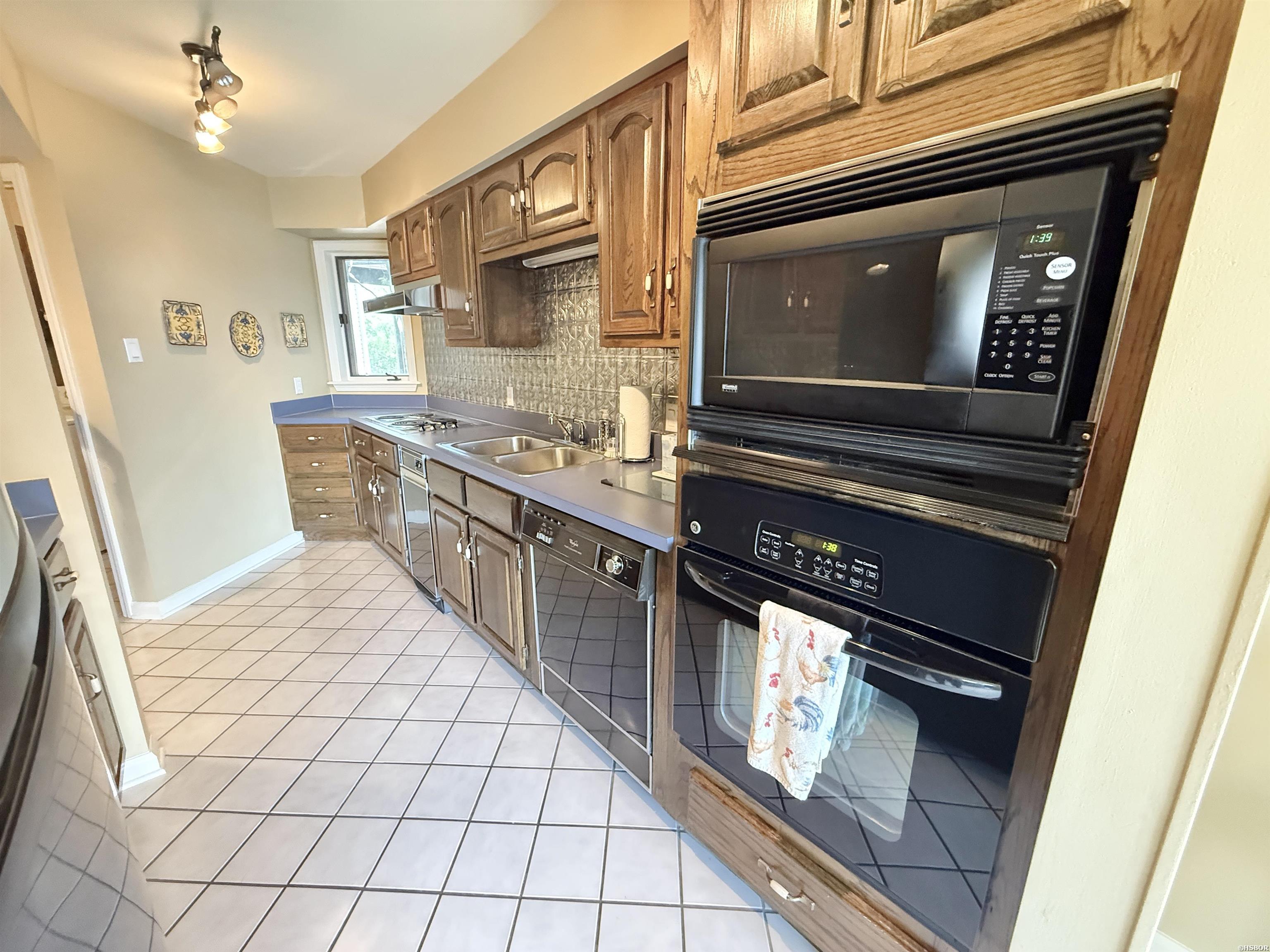 101 Long Island Property Photo 18