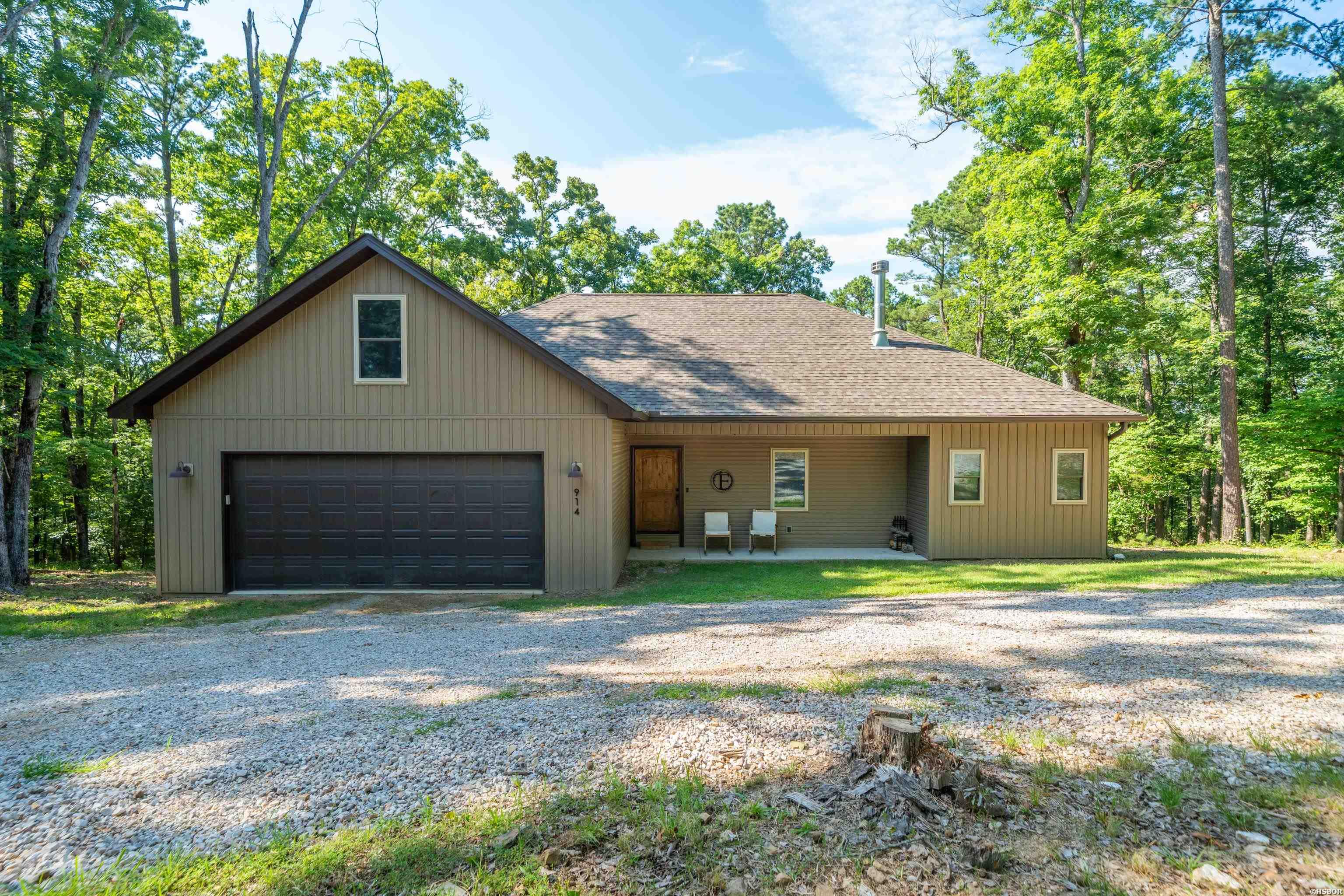 914 Oakgrove Road Property Photo 1
