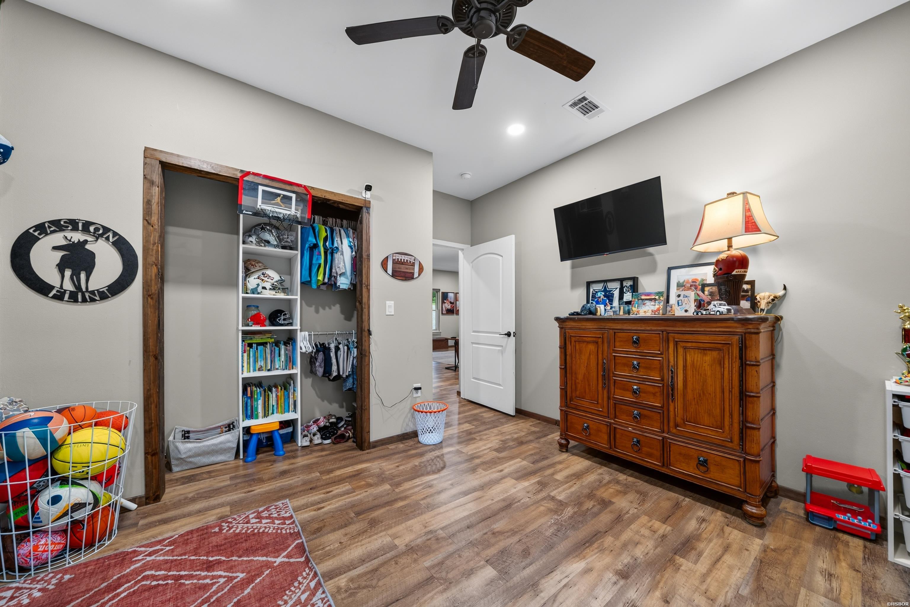 914 Oakgrove Road Property Photo 36