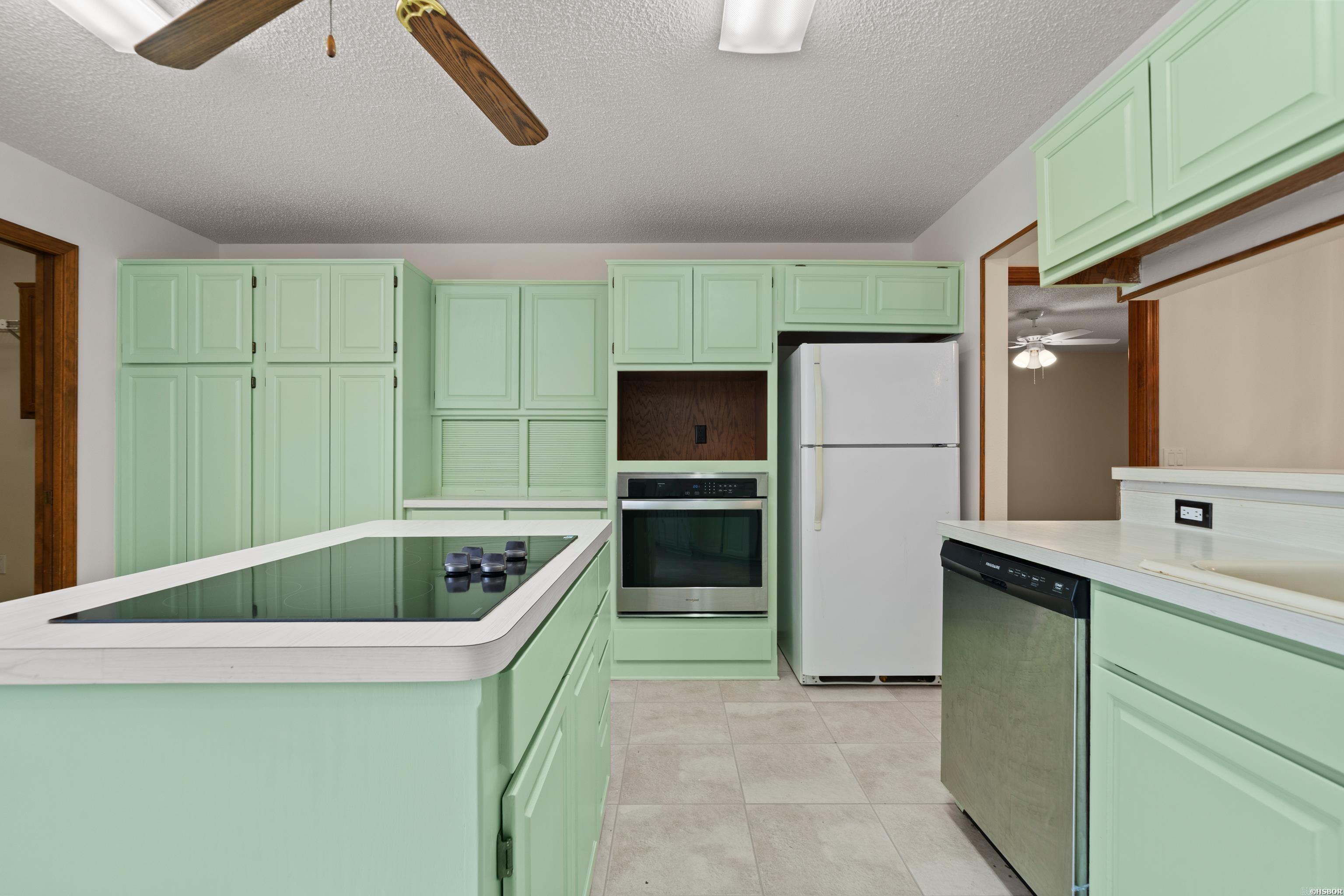 34 Alicante Way Property Photo 10