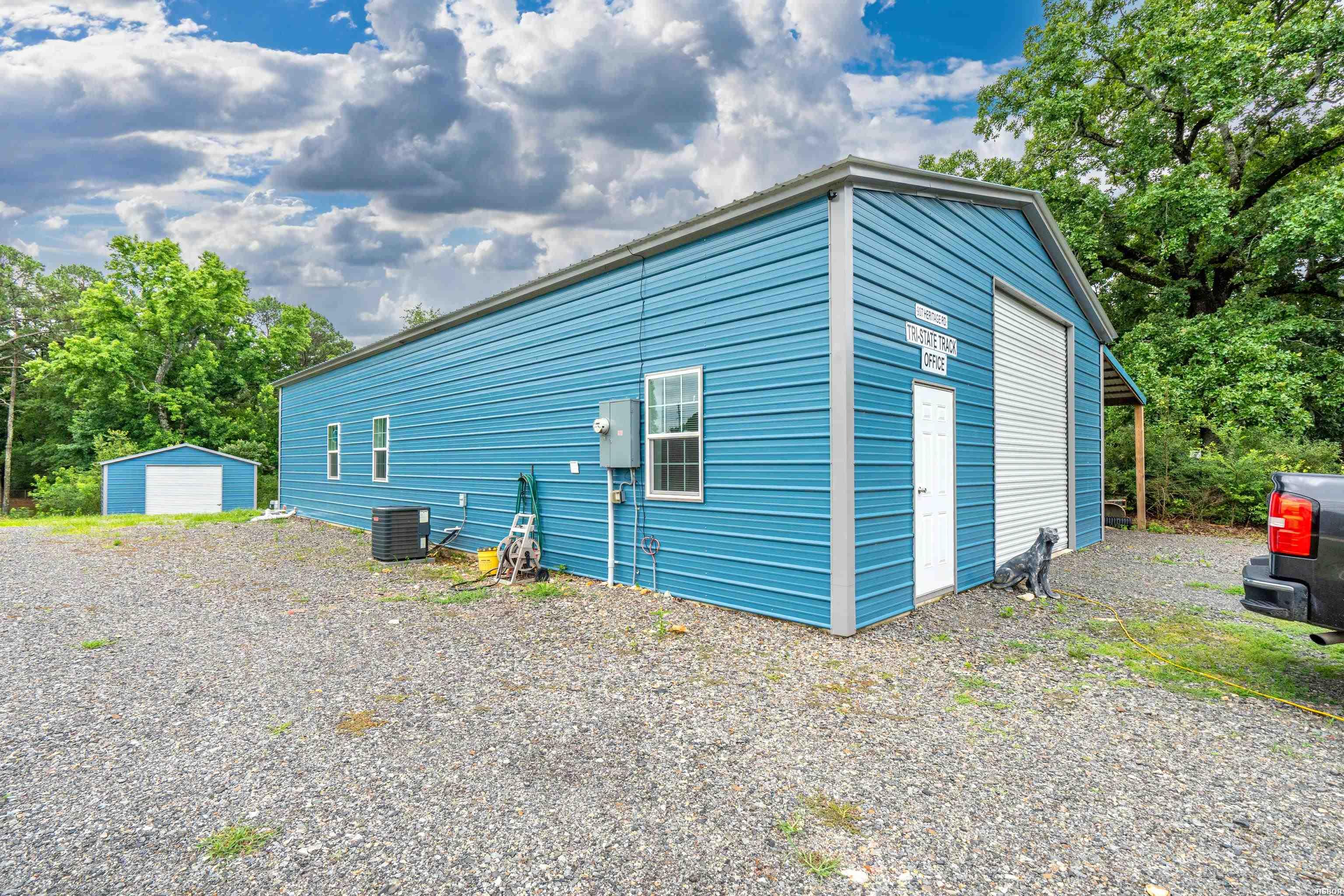 907 Heritage Property Photo 3