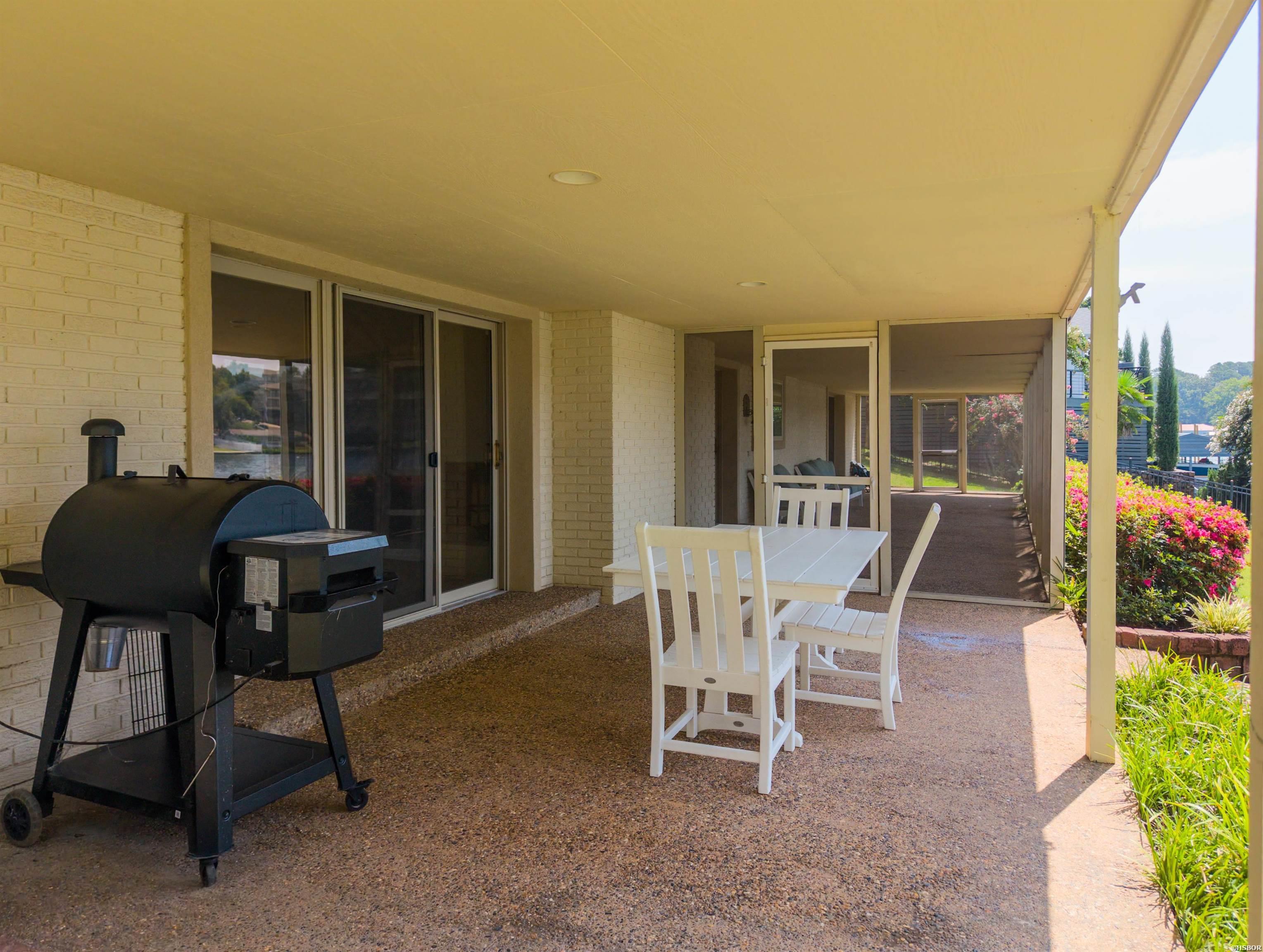 302 Long Island Drive Property Photo 36