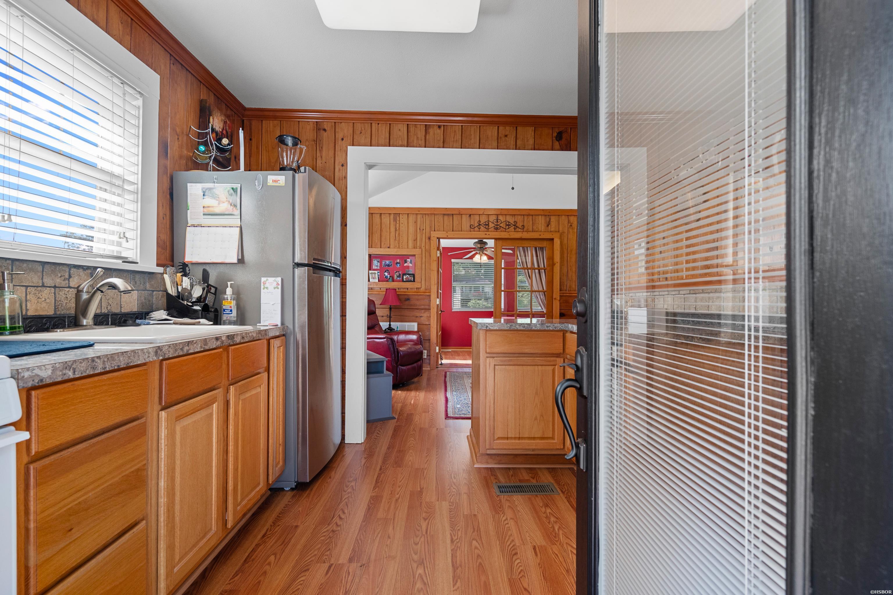 105 Chambers Point Property Photo 4