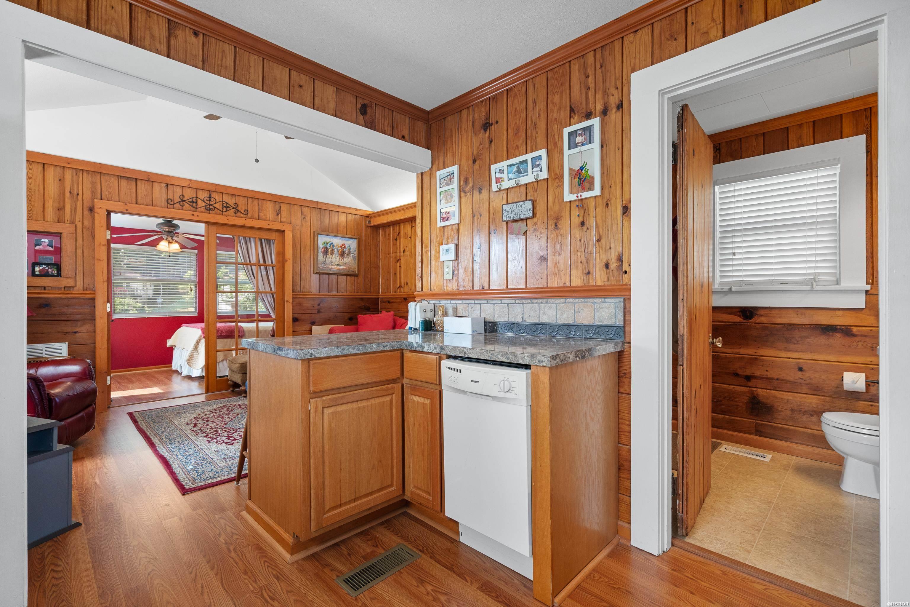105 Chambers Point Property Photo 6