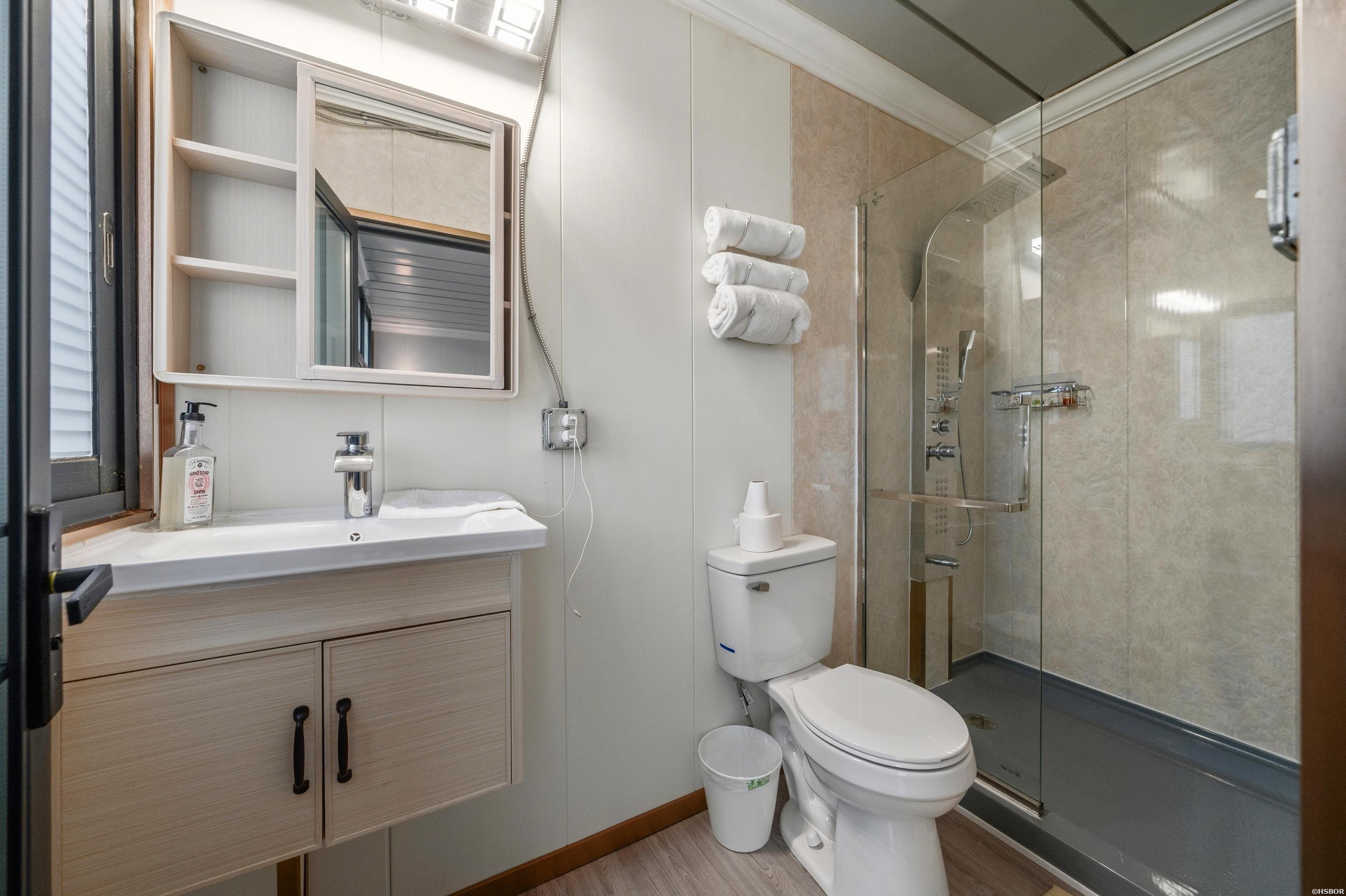 124 Waterfall Court Property Photo 26