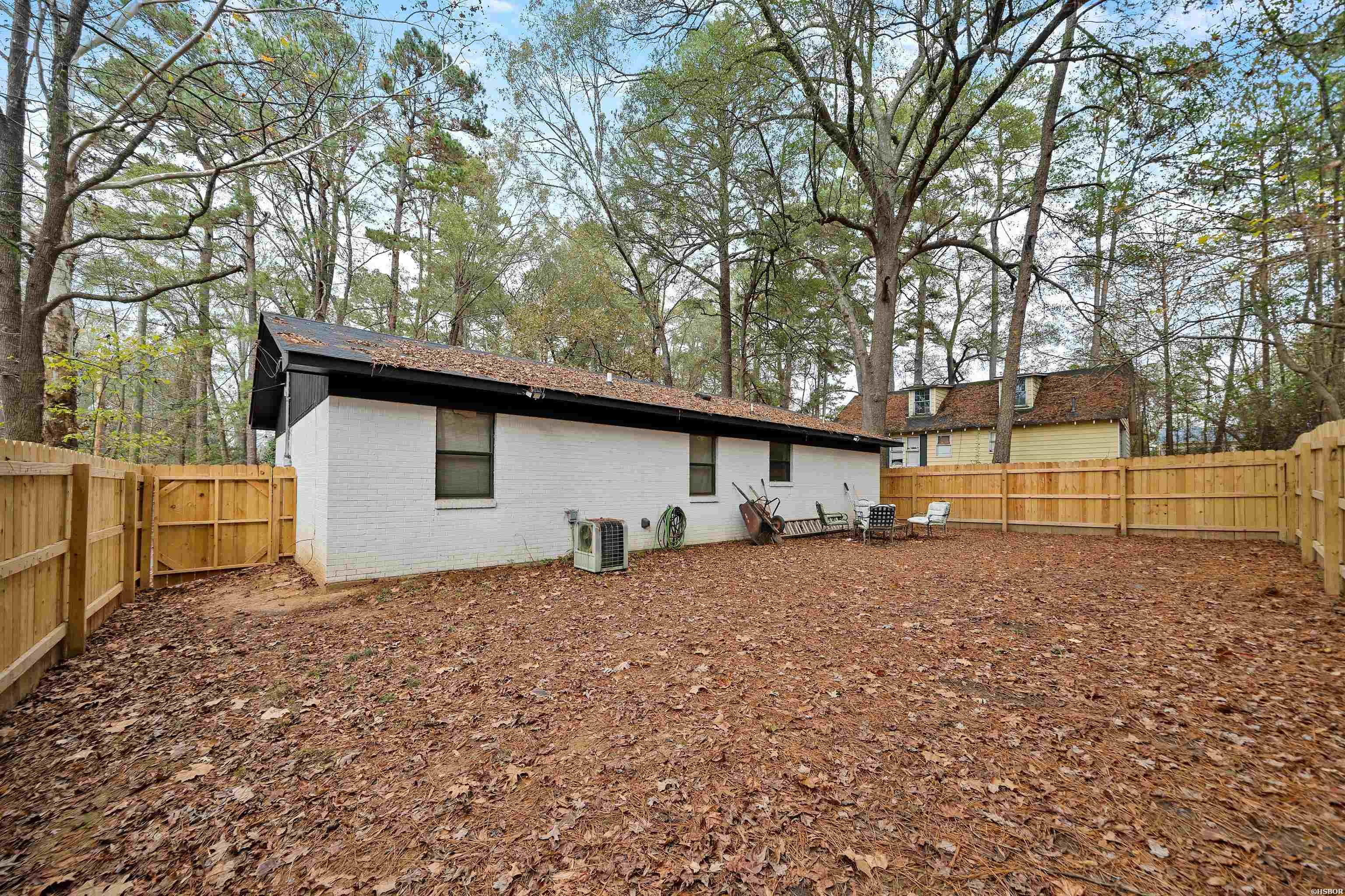 1613 O'connell Street Property Photo 4