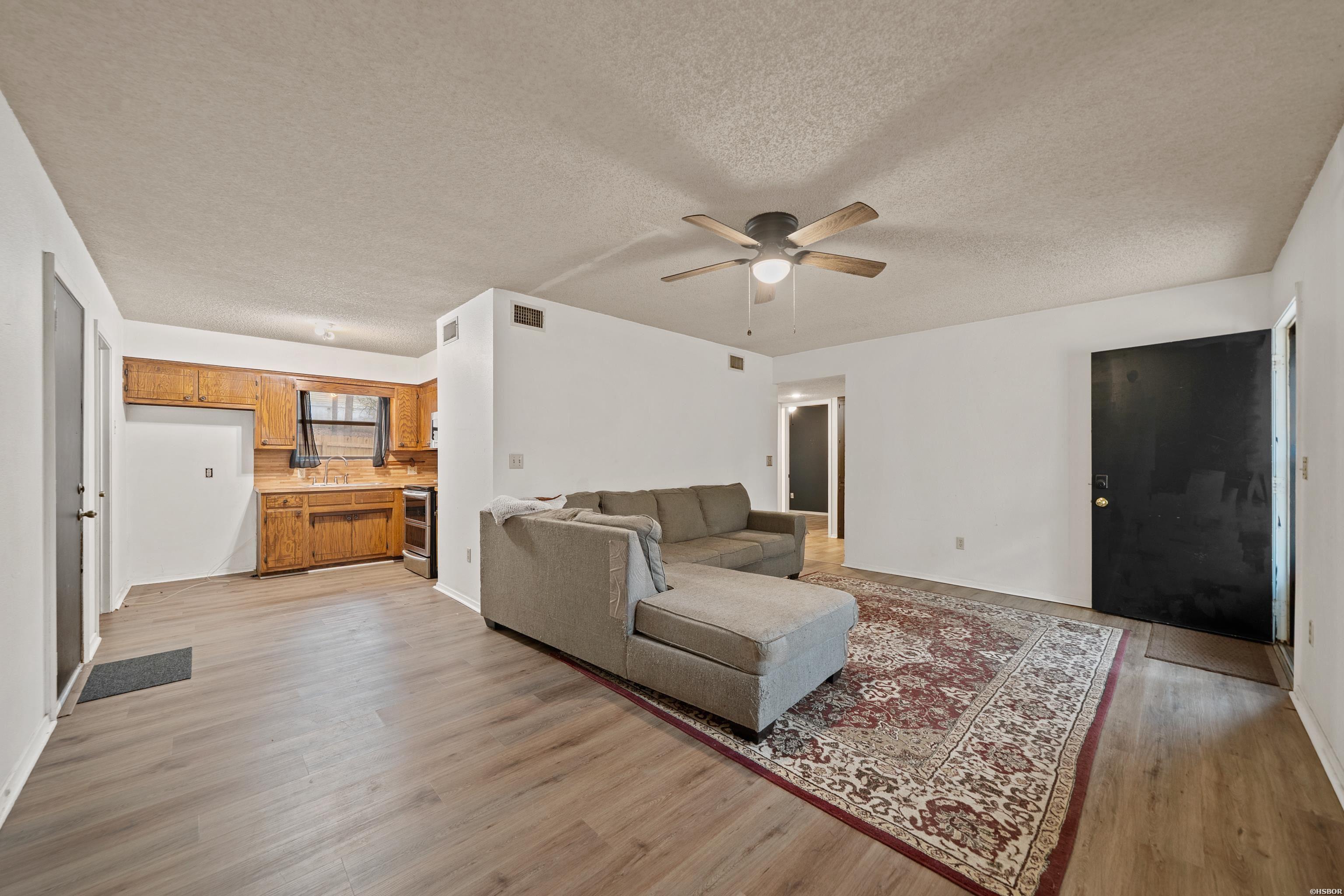 1613 O'connell Street Property Photo 9