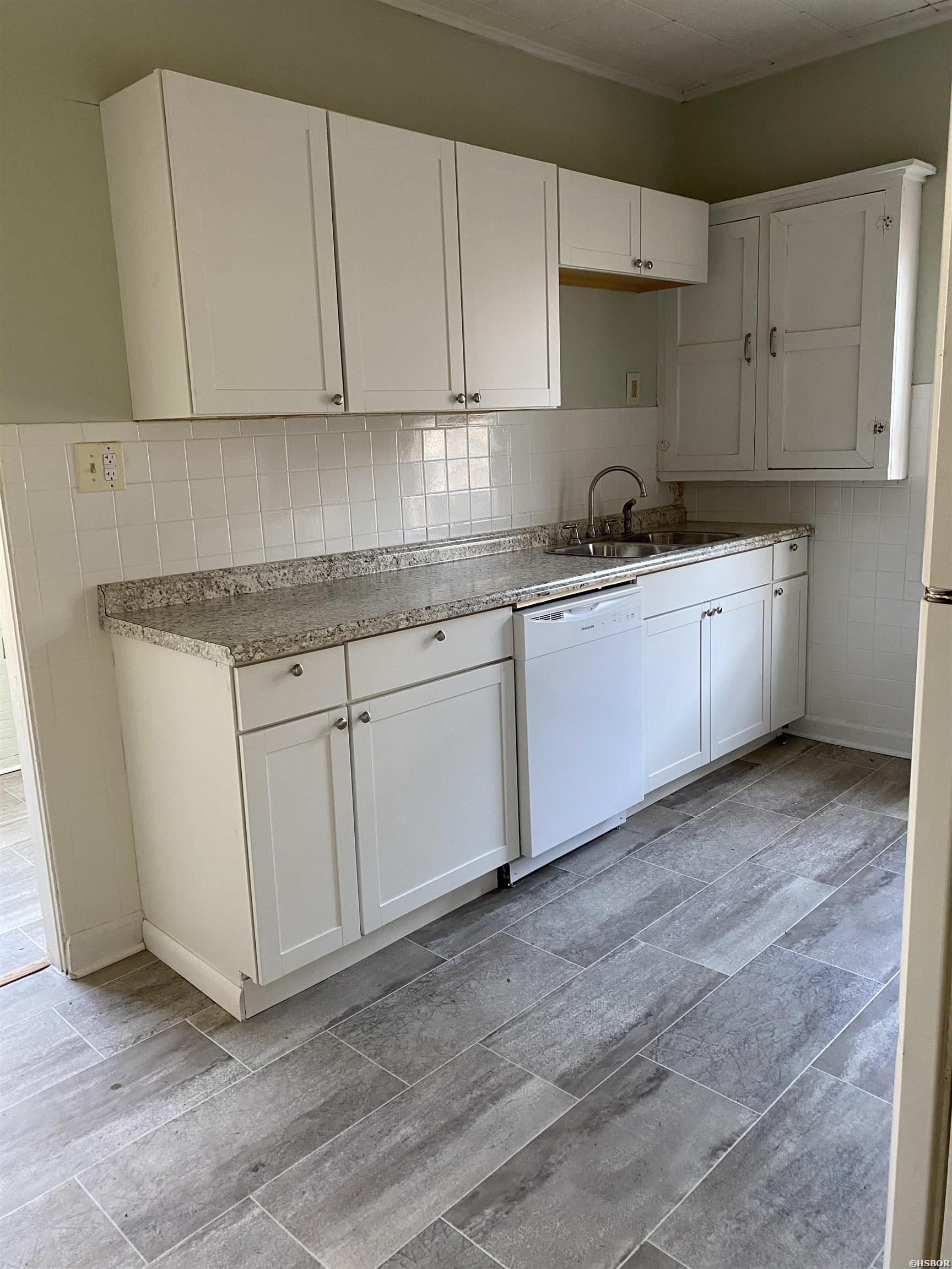 614-612 Oakcliff Property Photo 5