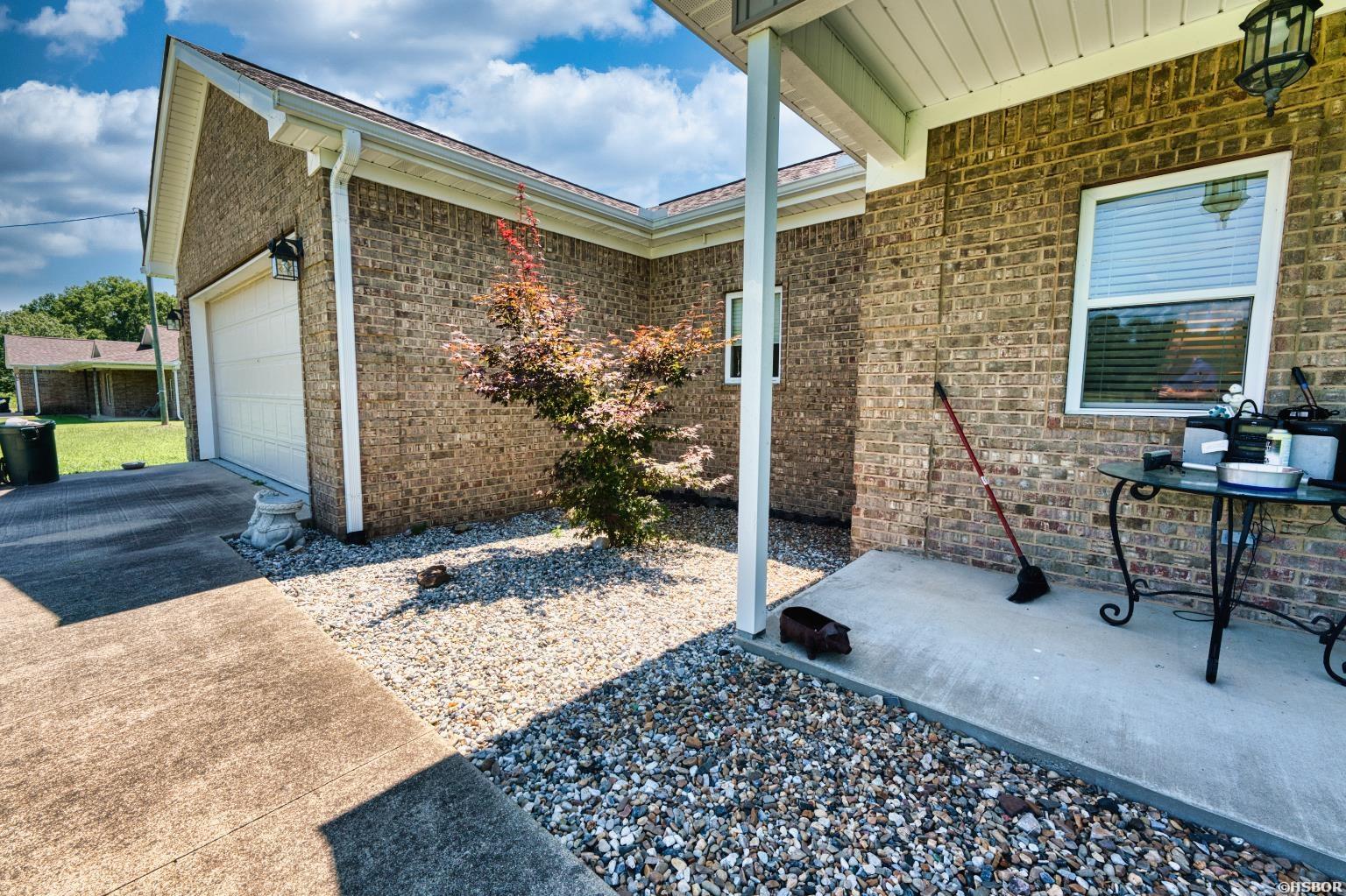 1306 Oak Grove Road Property Photo 4
