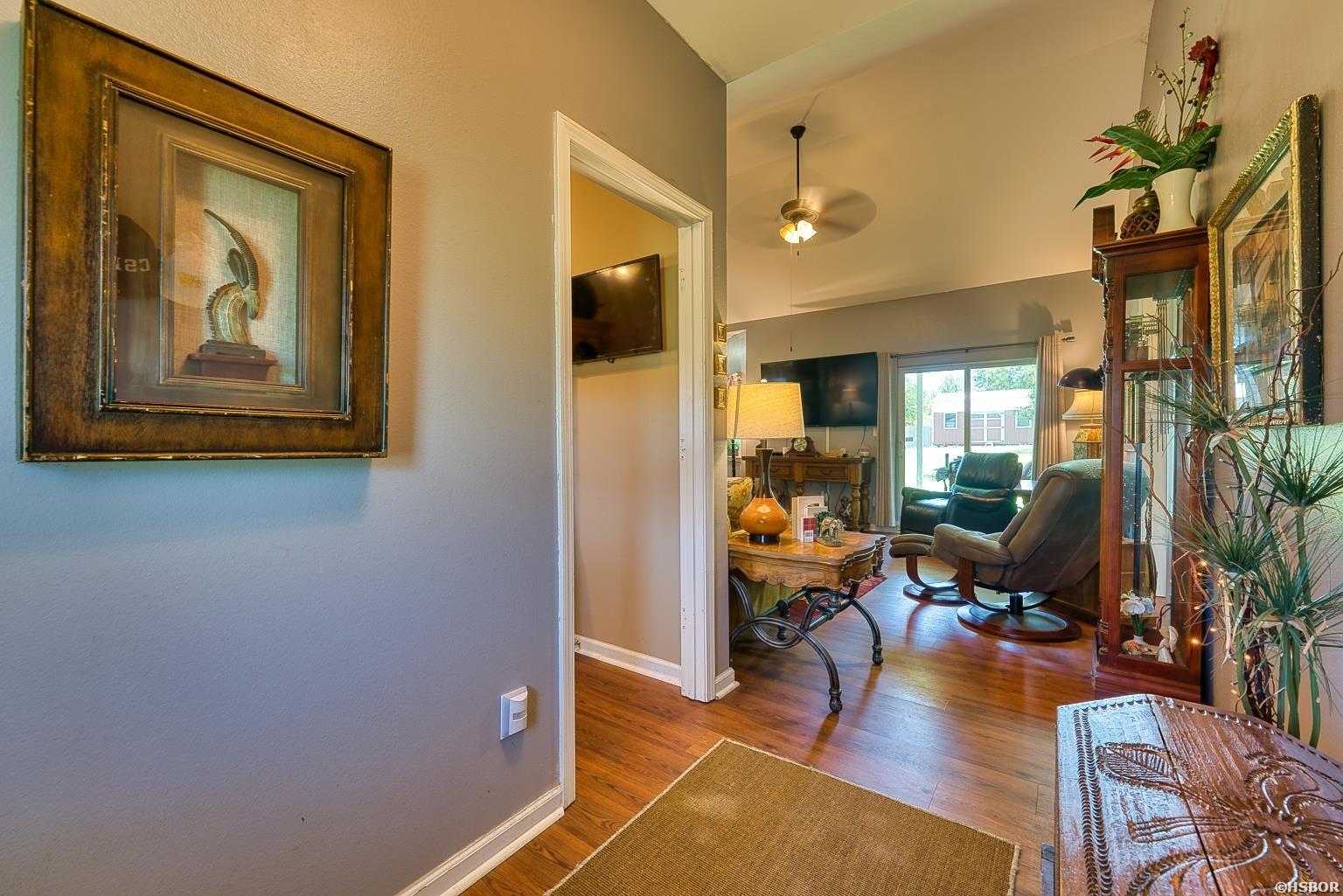 1306 Oak Grove Road Property Photo 5