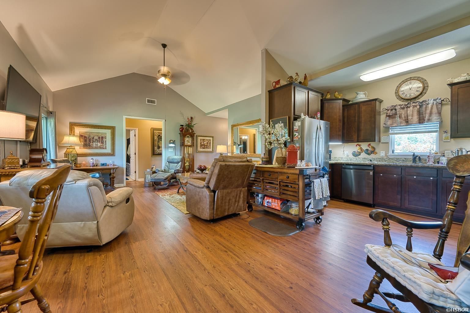 1306 Oak Grove Road Property Photo 10