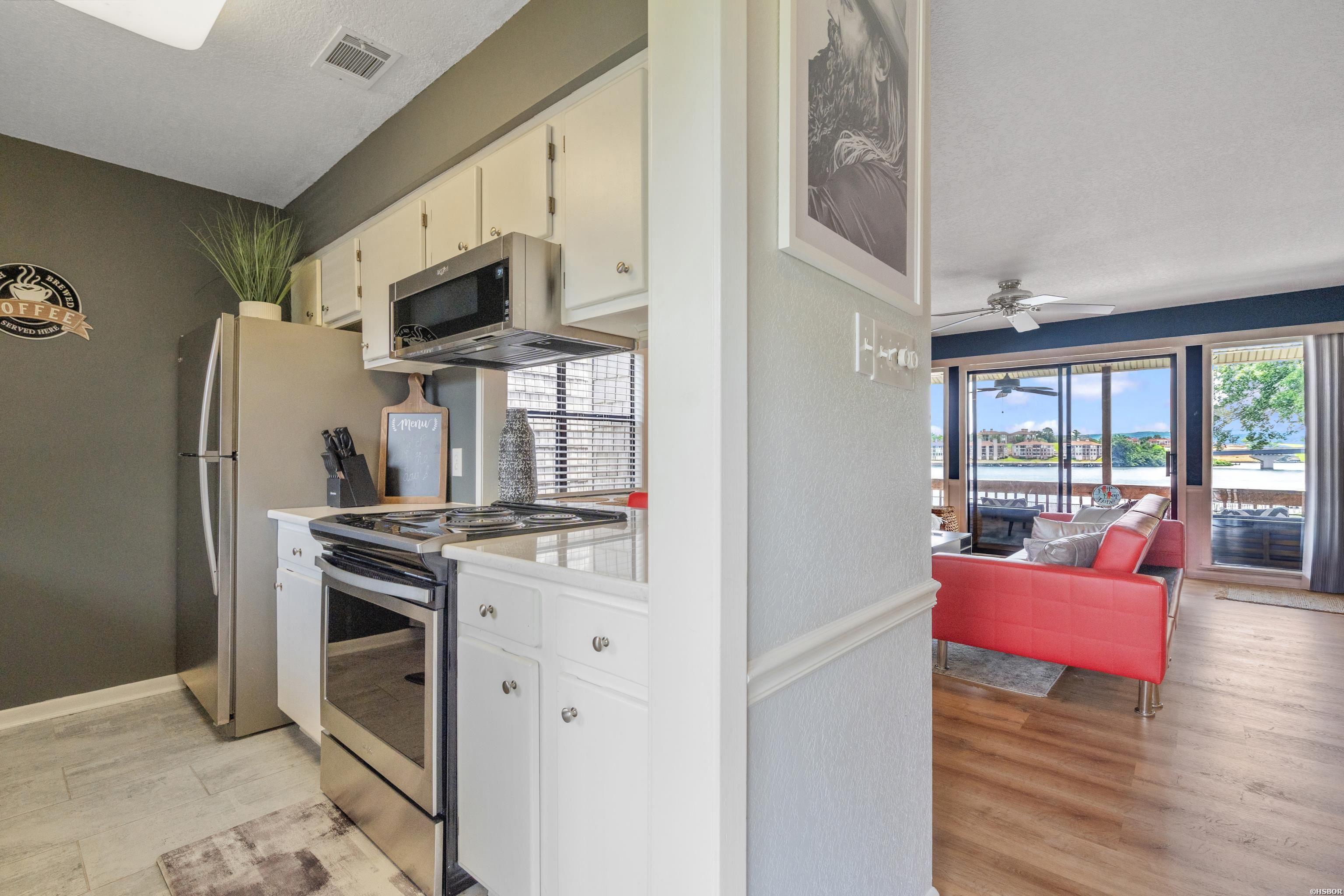 250 Grand Isle Property Photo 5