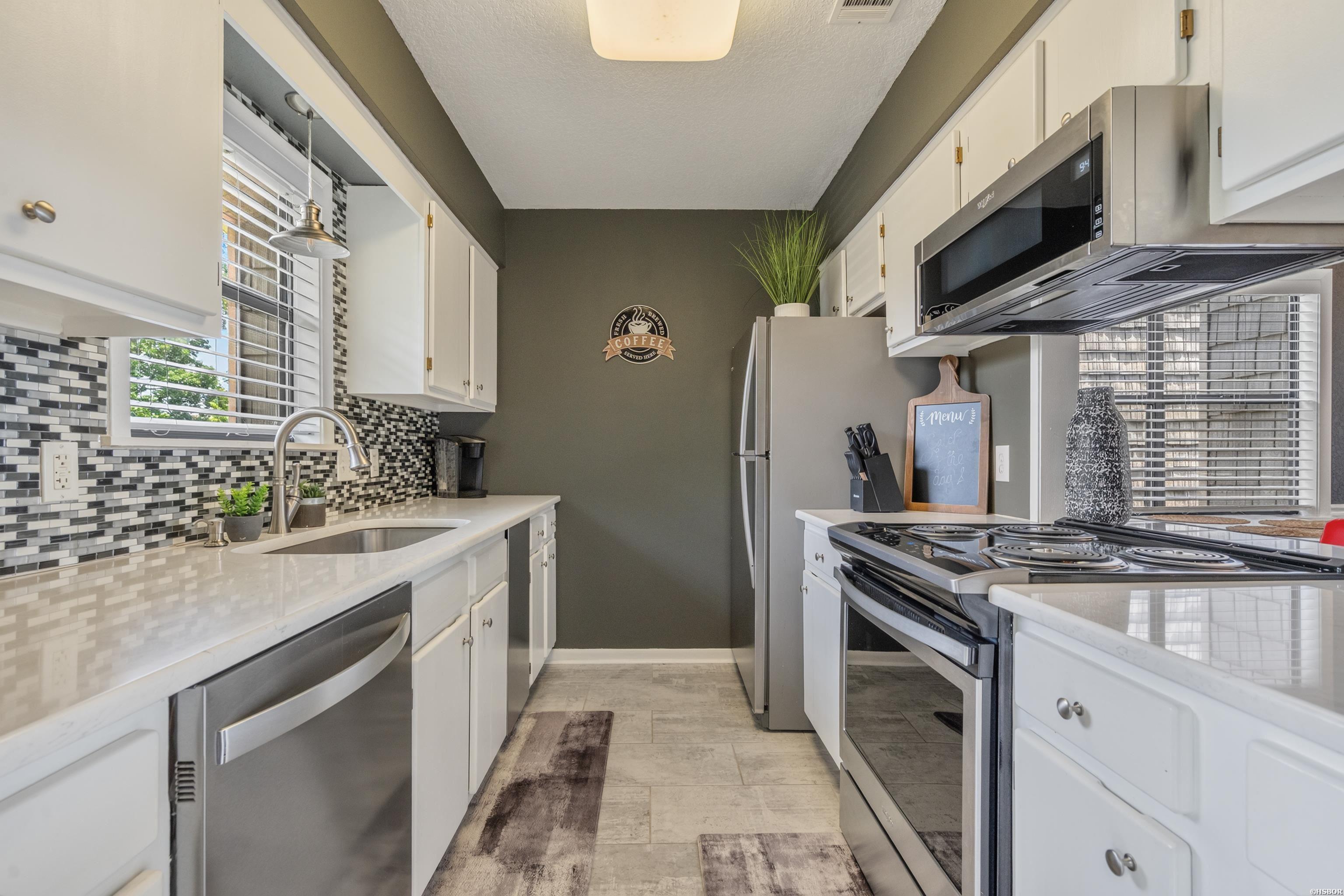 250 Grand Isle Property Photo 9