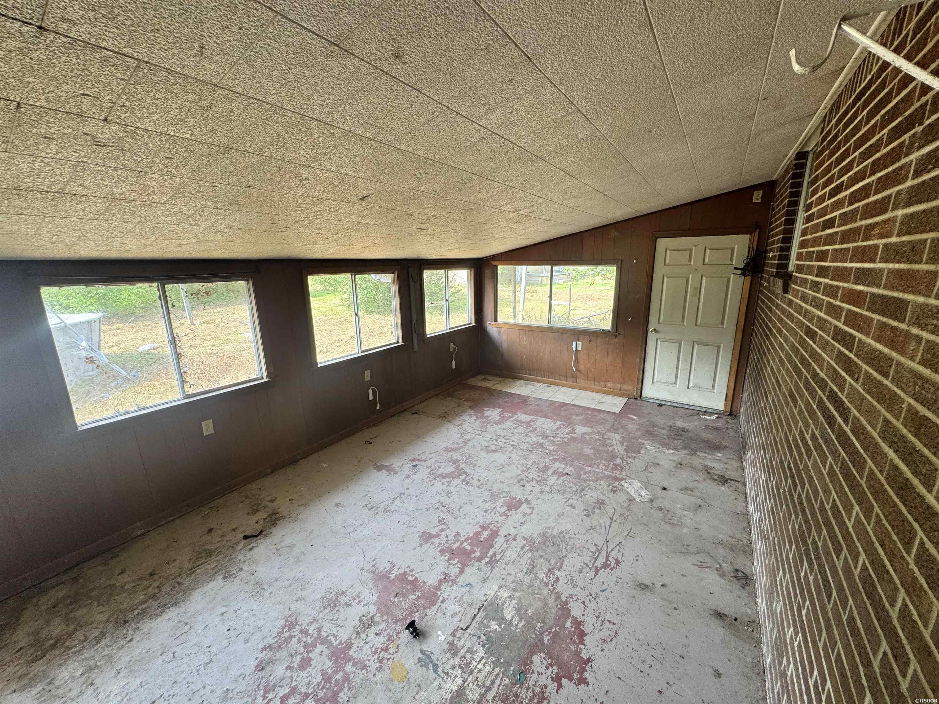 110 Morningstar Property Photo 5
