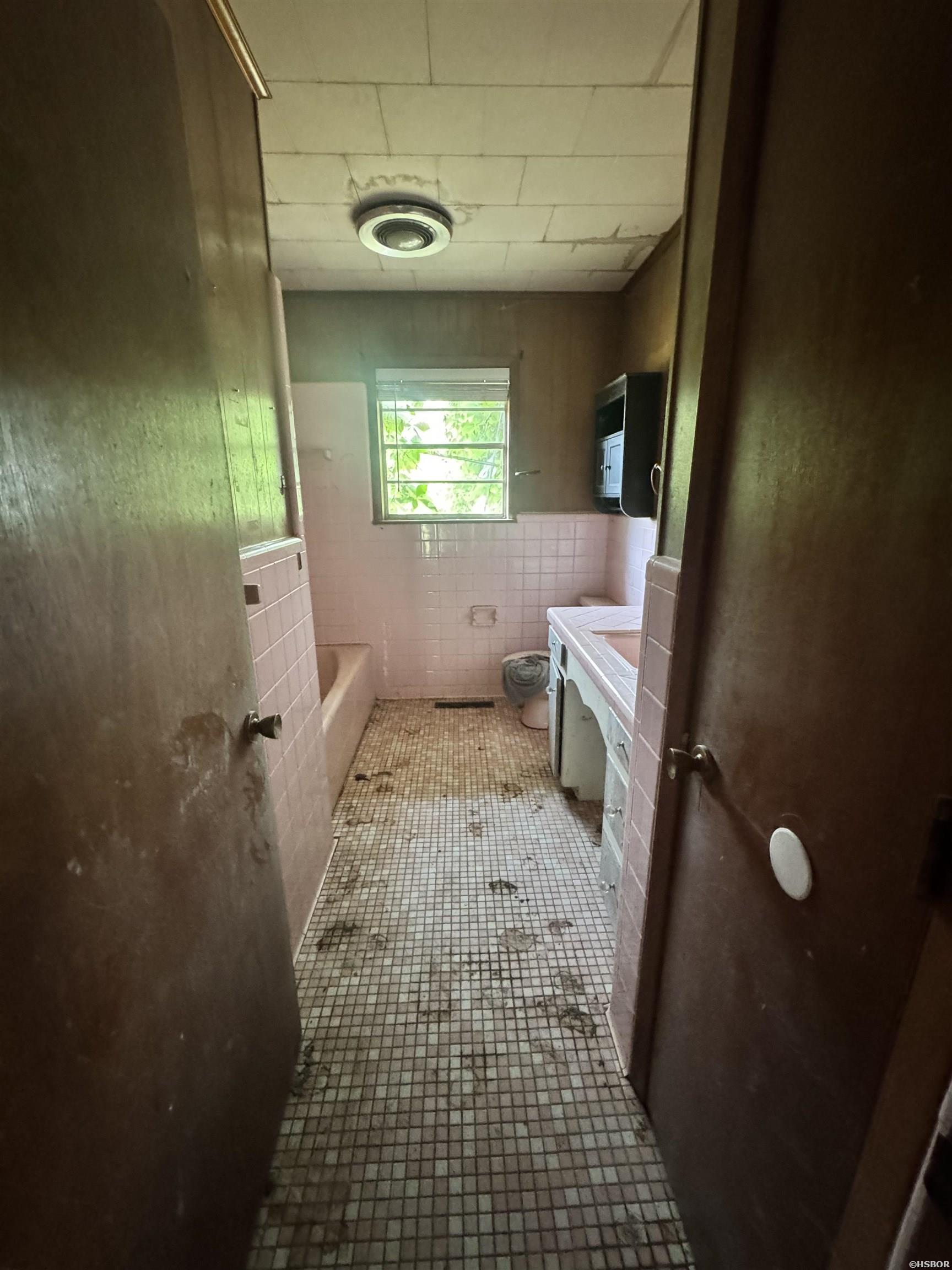 110 Morningstar Property Photo 6
