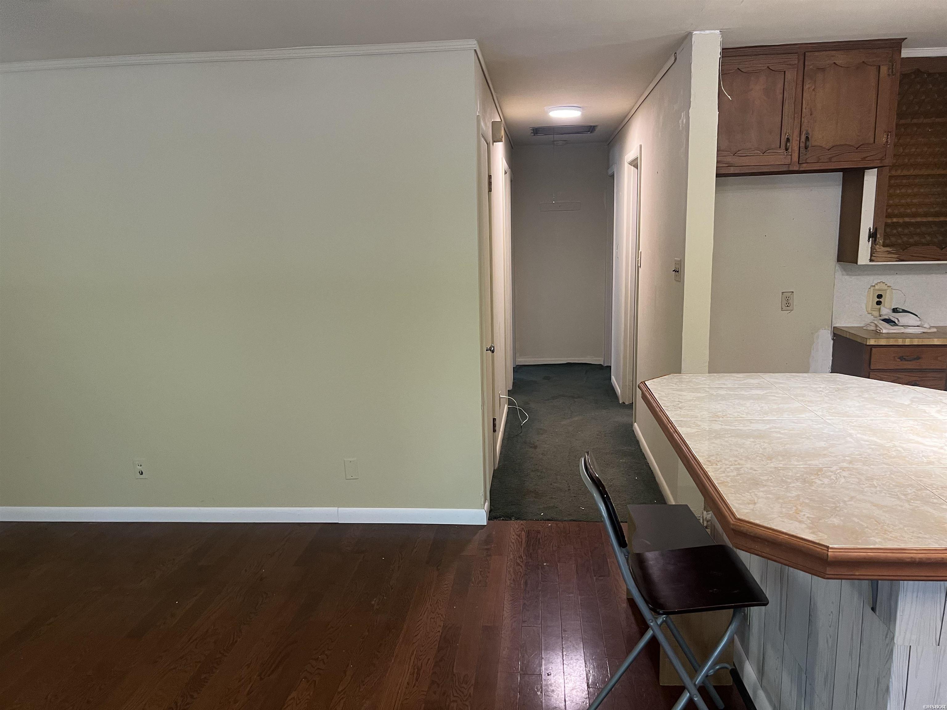 148 Suzanne Property Photo 6