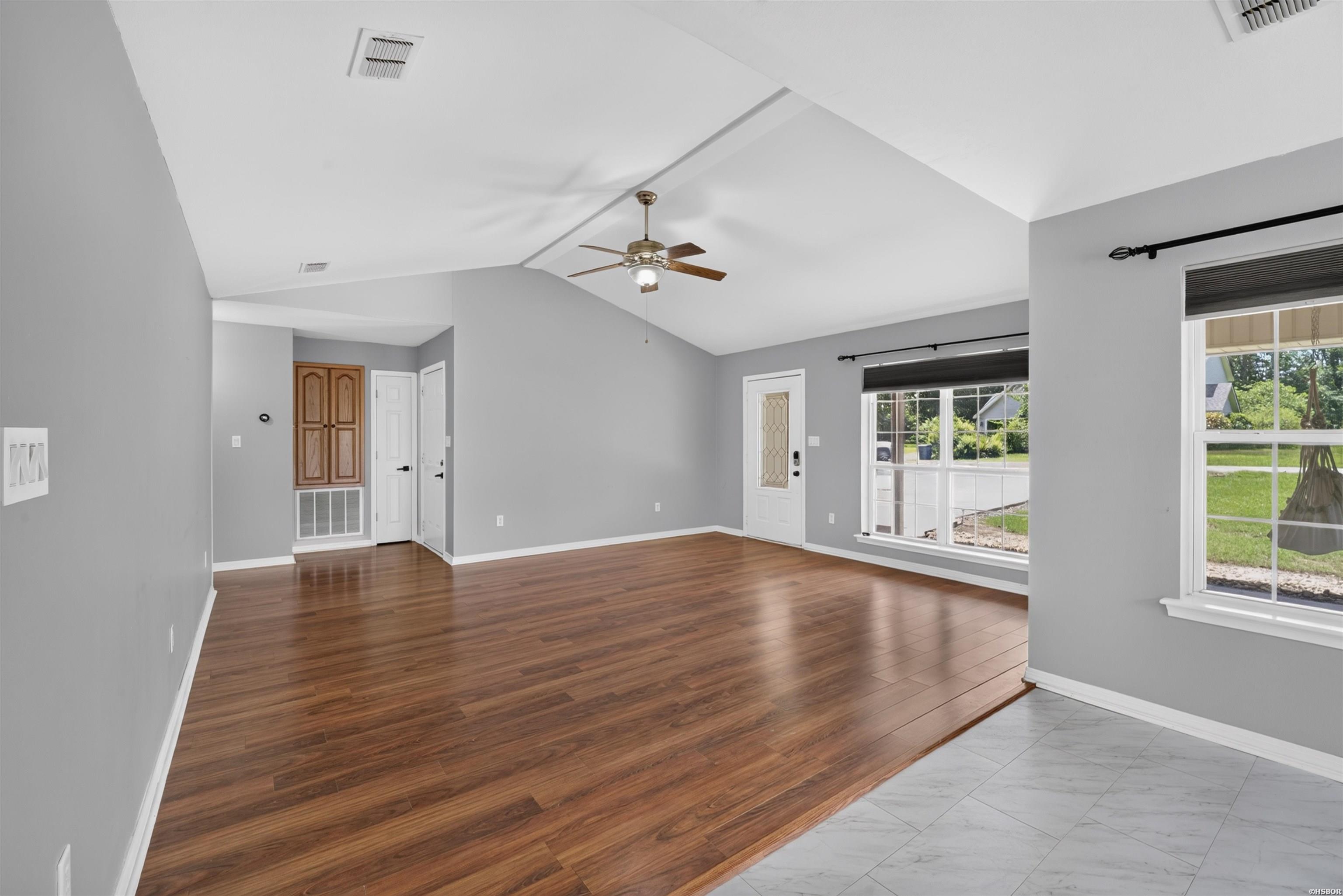 212 W Dodson Street Property Photo 4