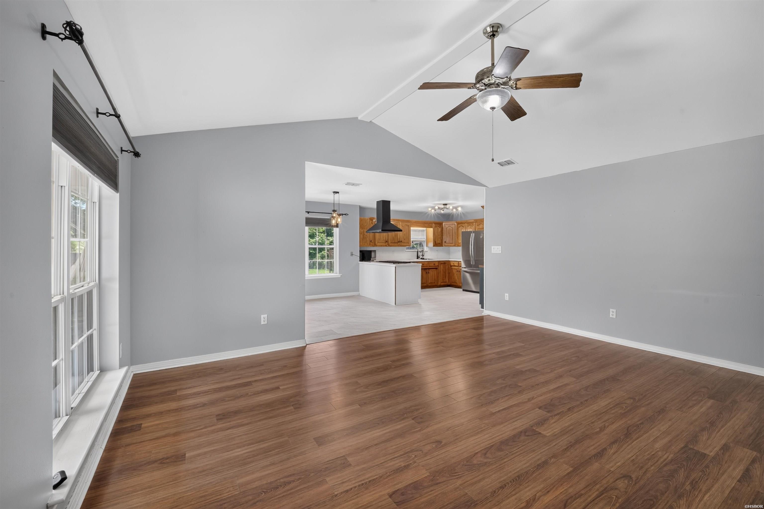 212 W Dodson Street Property Photo 5