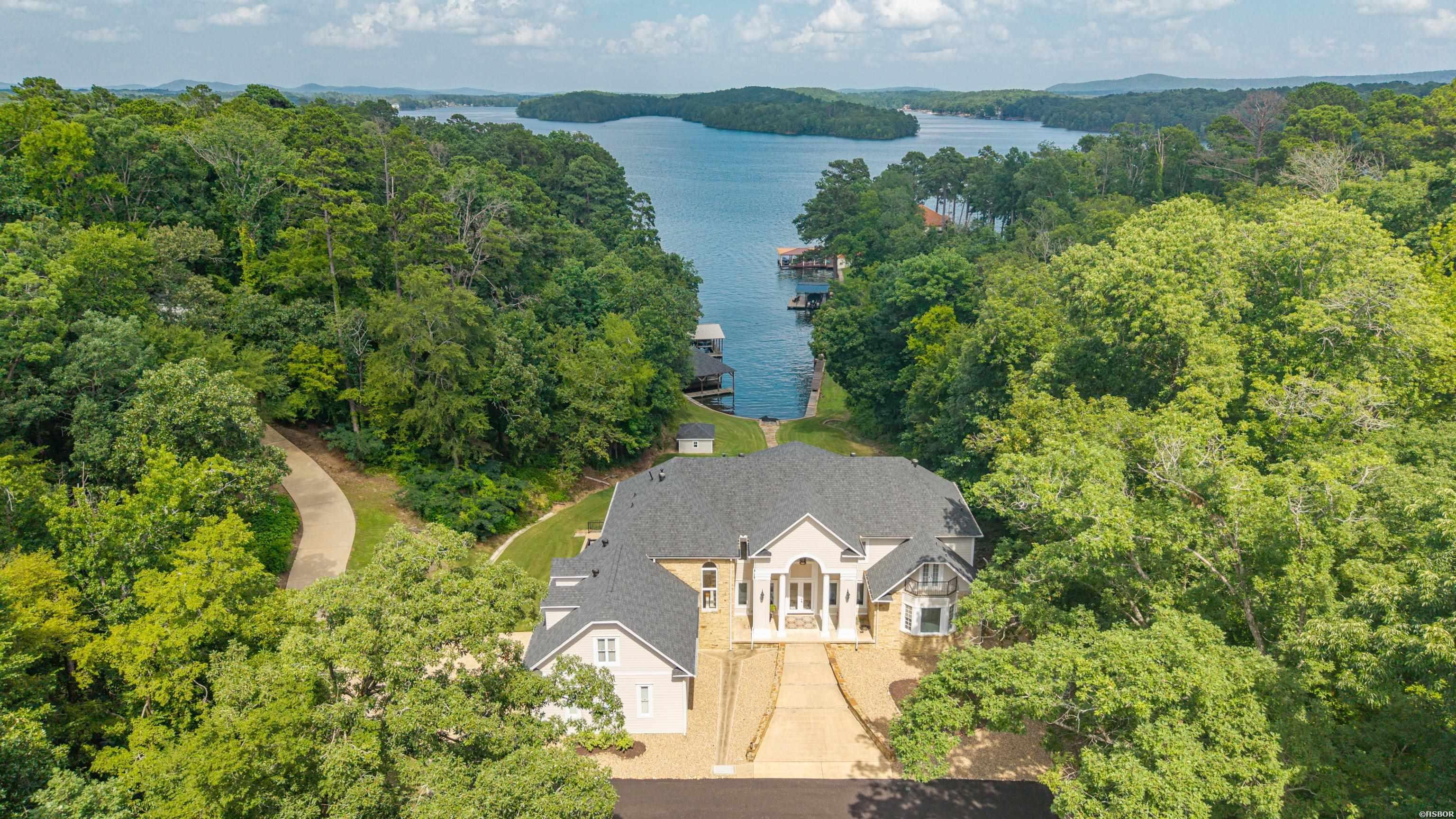 550 Long Island Drive Property Photo 3