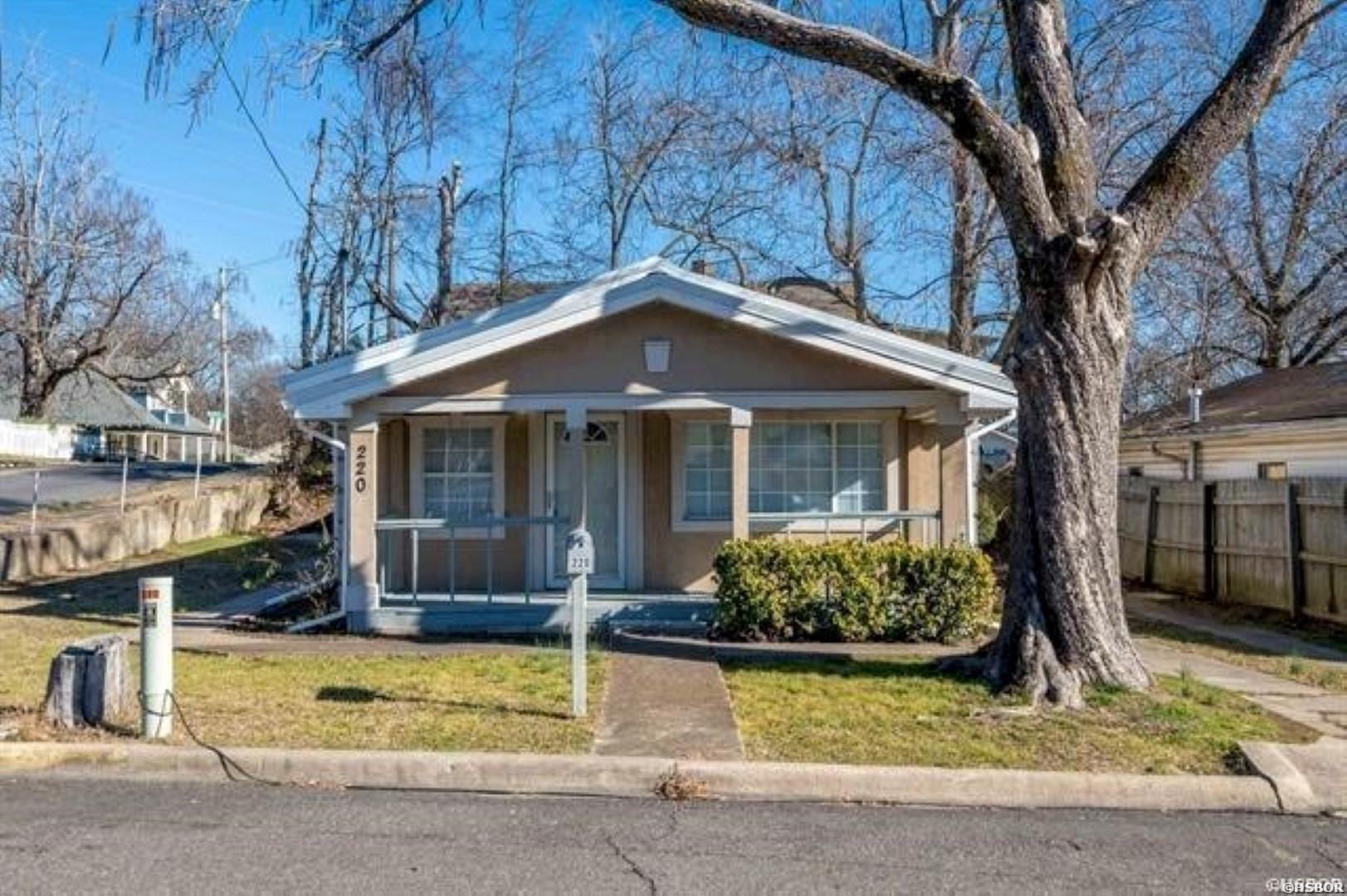 220 Beard Street Property Photo 1