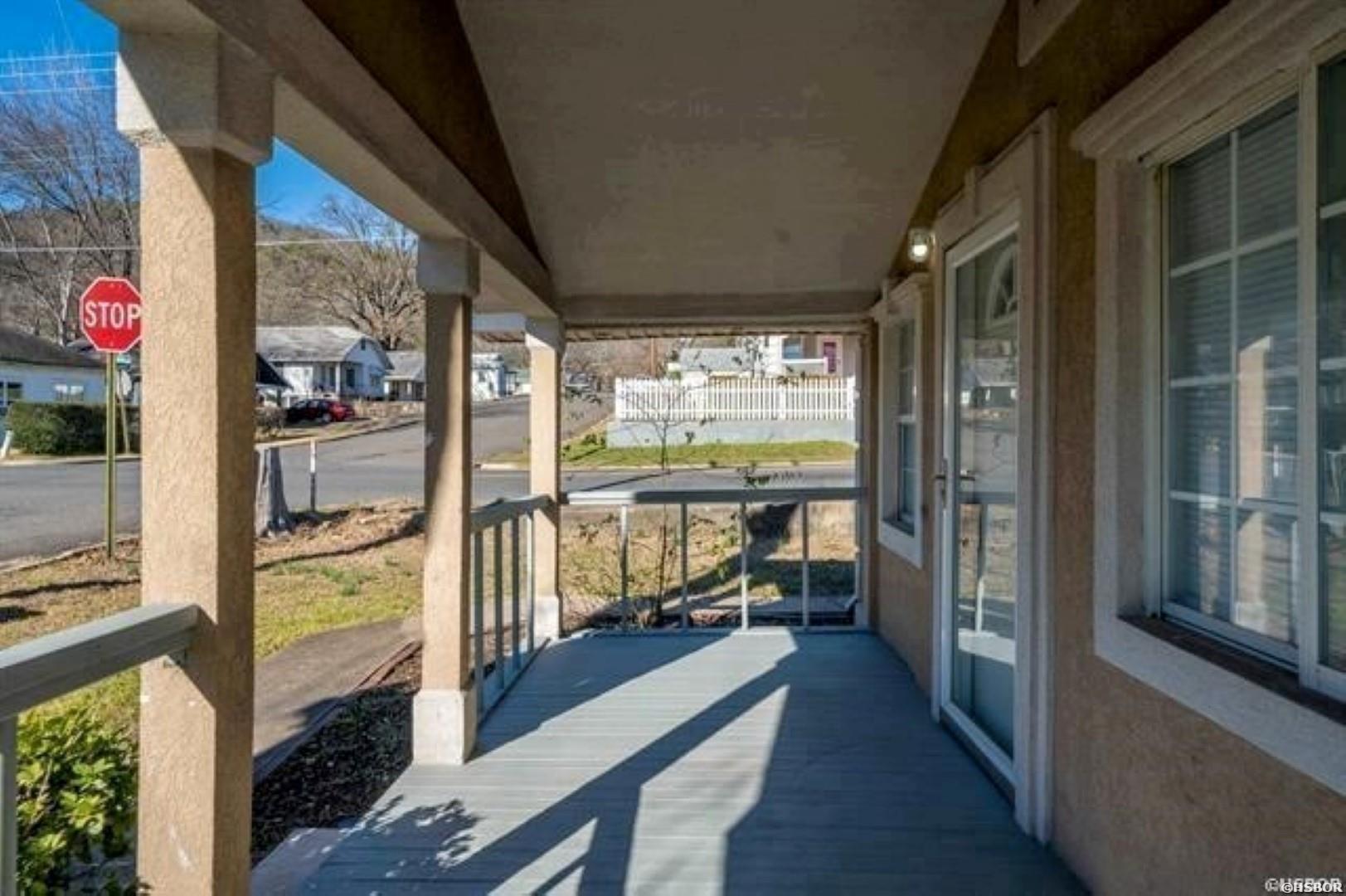 220 Beard Street Property Photo 3