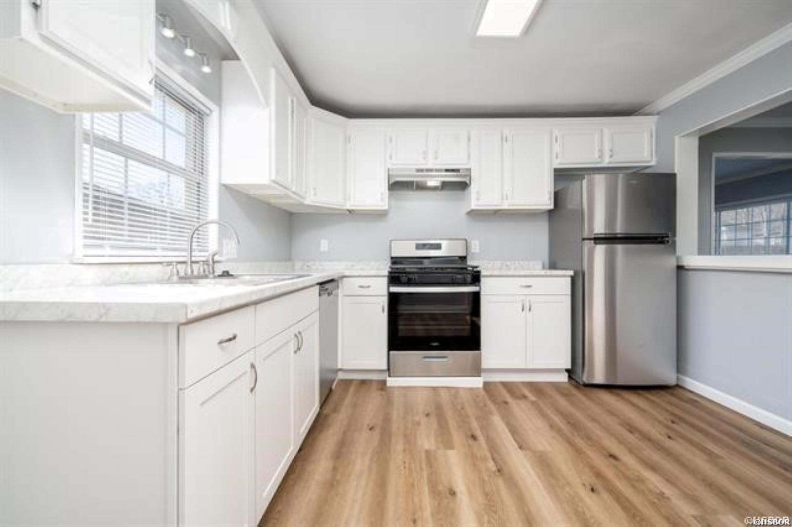 220 Beard Street Property Photo 8