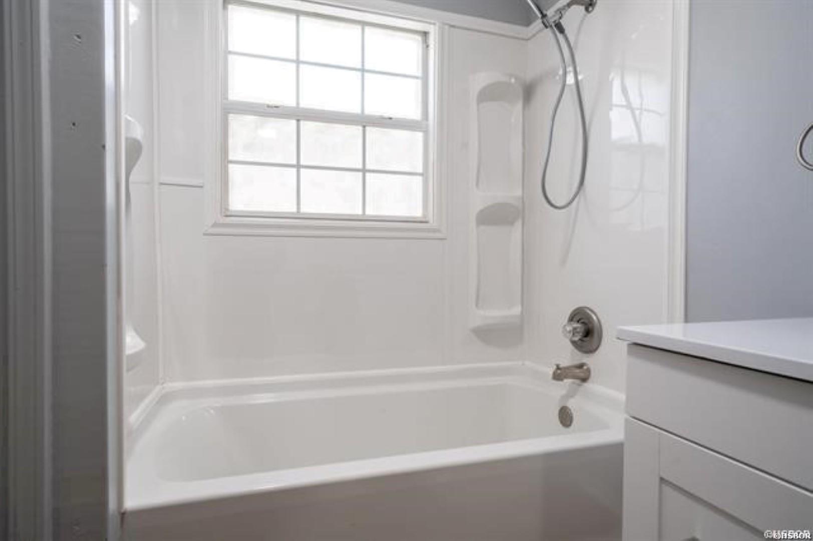 220 Beard Street Property Photo 16