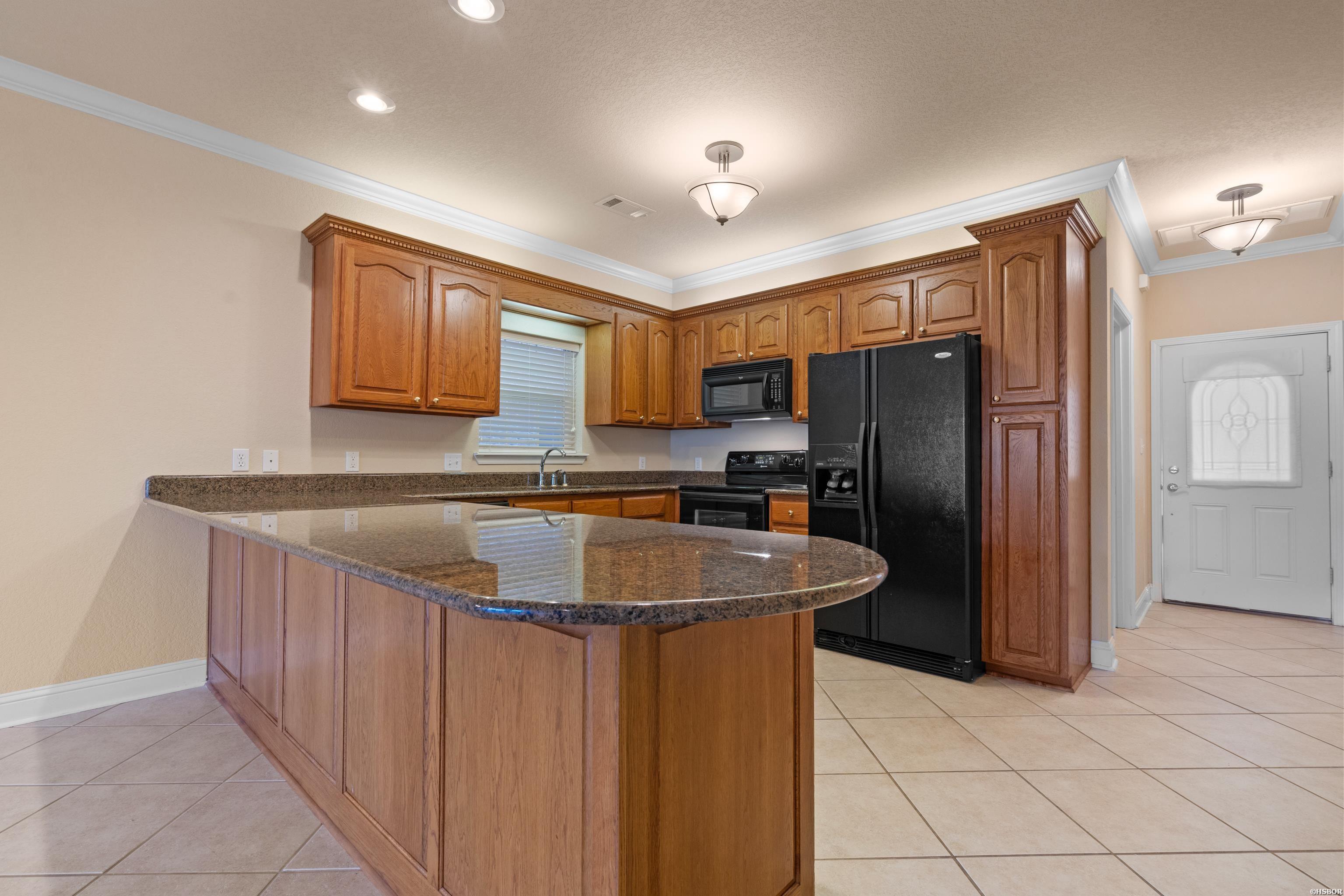 451 Lakeland Property Photo 8