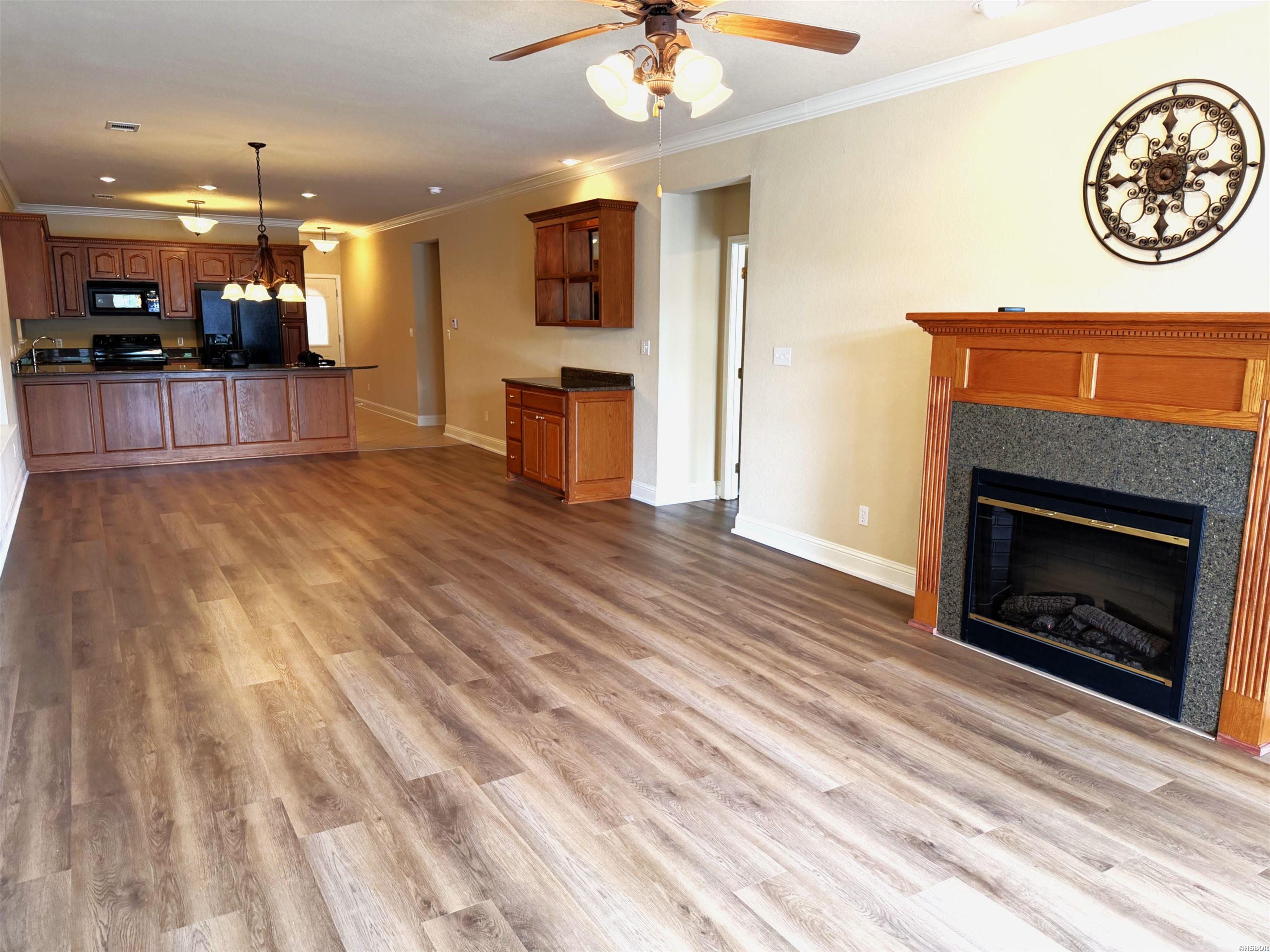 451 Lakeland Property Photo 15