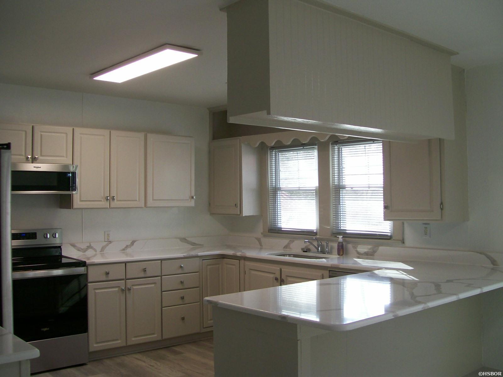 107 Noxon Street Property Photo 6
