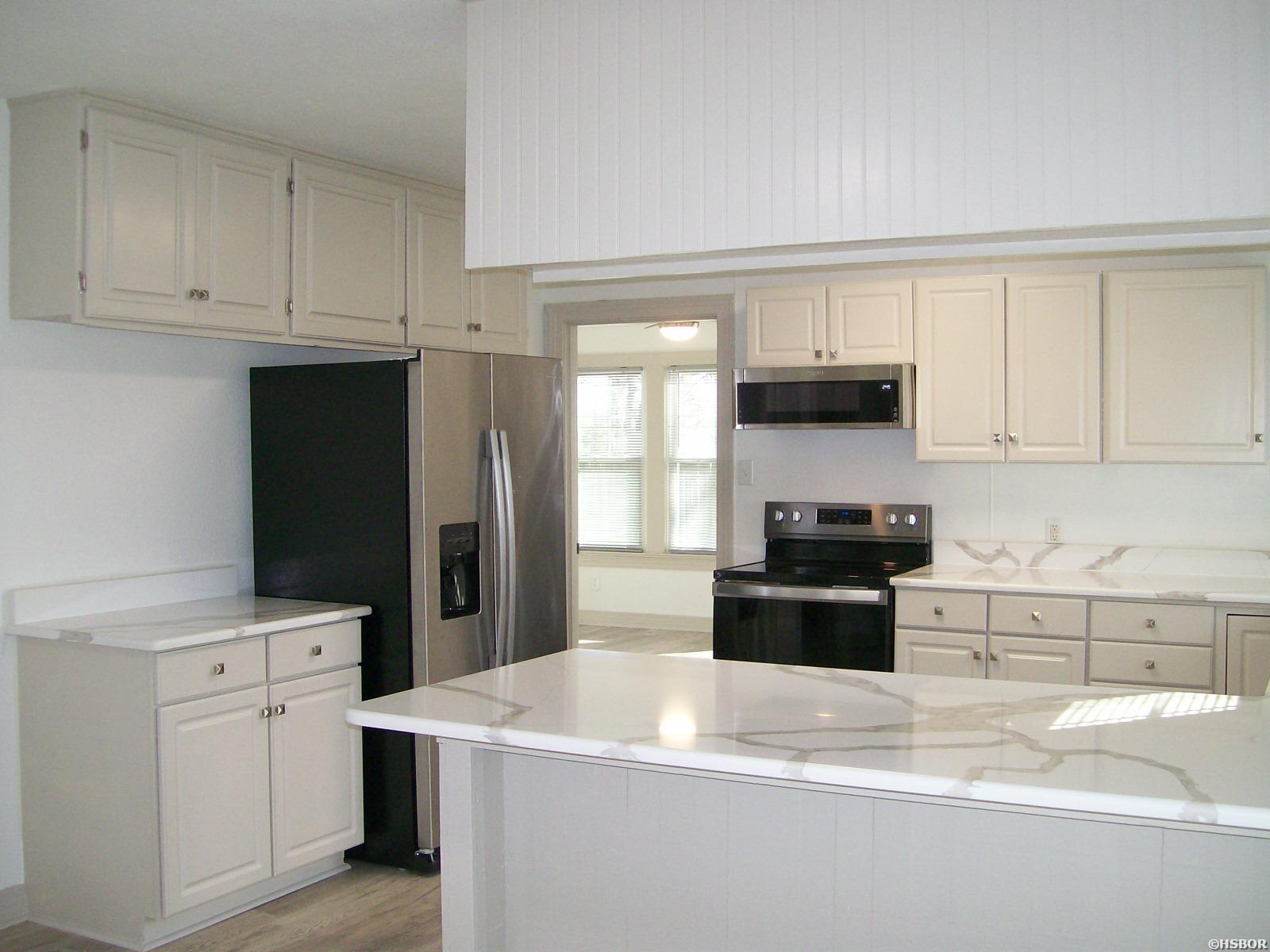 107 Noxon Street Property Photo 8
