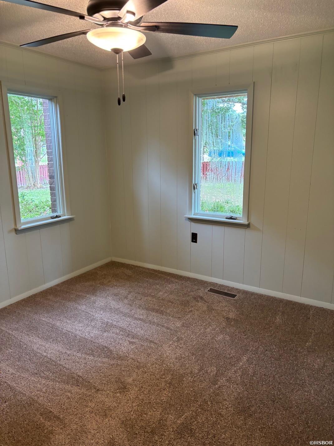 213 W Texas Street Property Photo 19