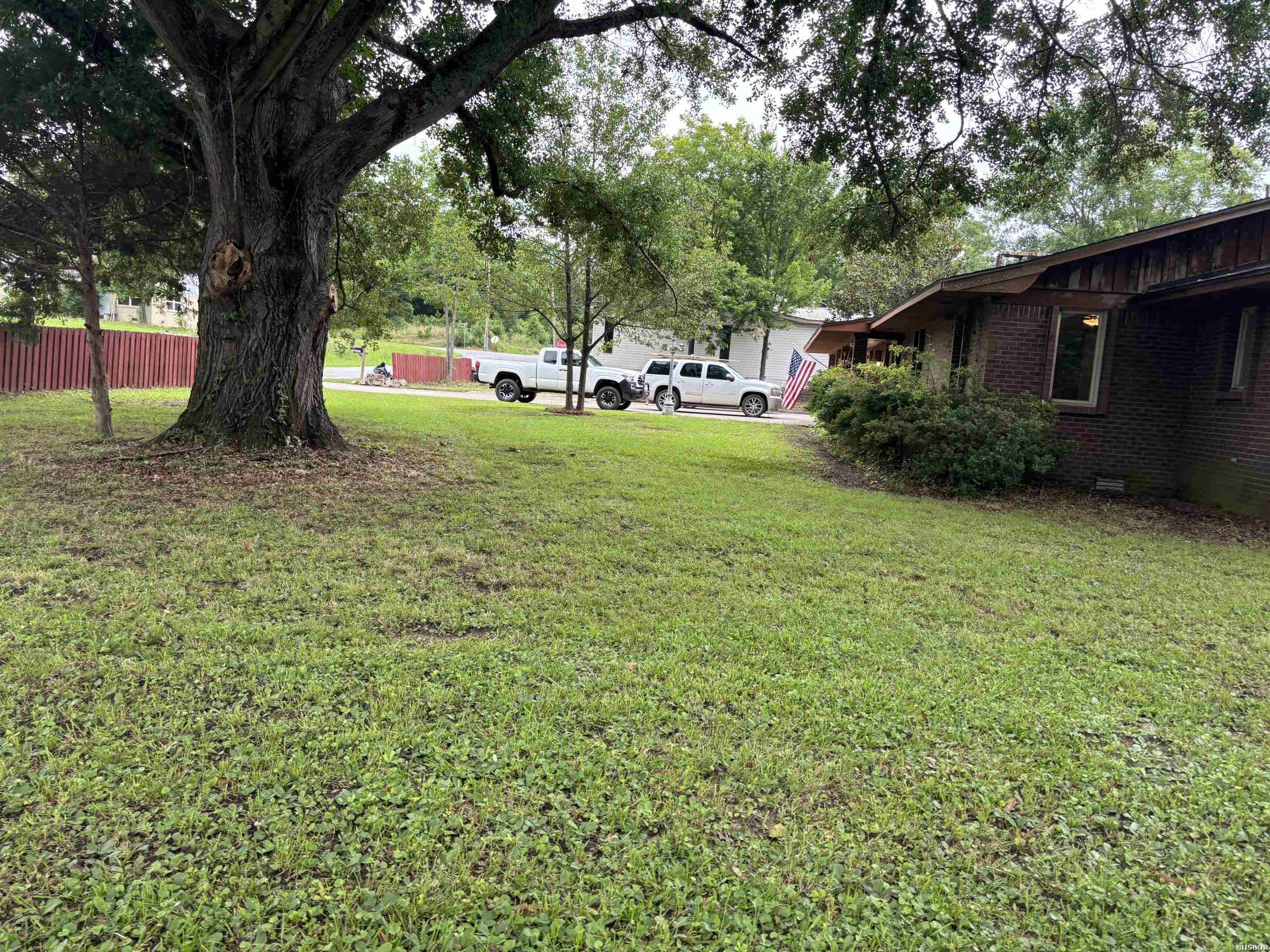 213 W Texas Street Property Photo 24