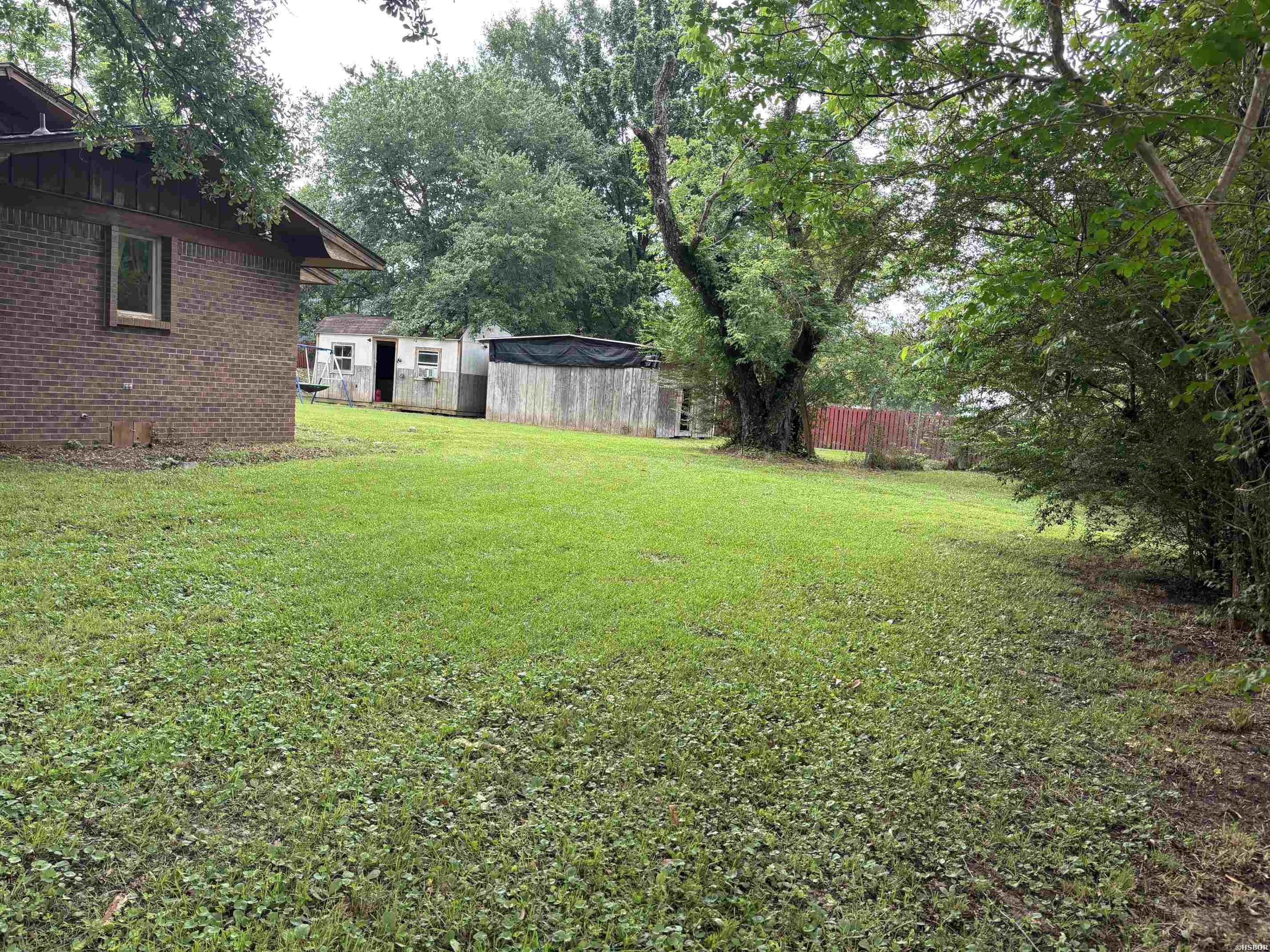 213 W Texas Street Property Photo 25