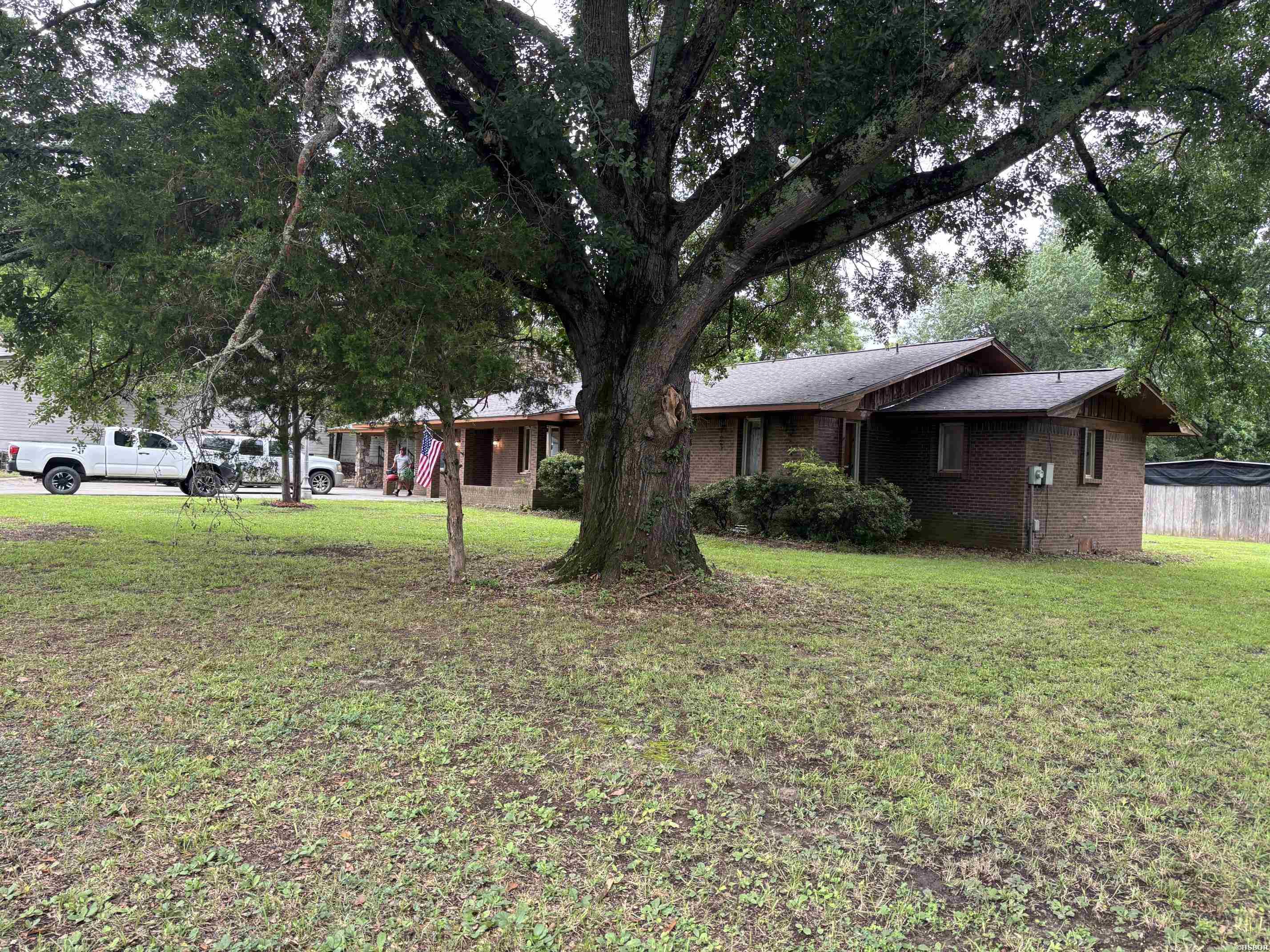 213 W Texas Street Property Photo 26