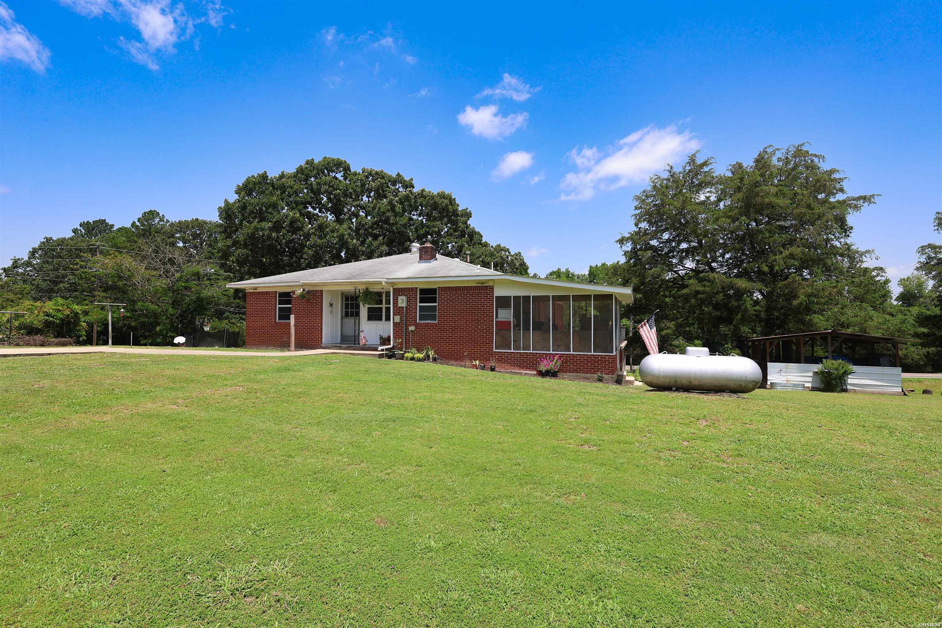 132 South Drive Property Photo 3