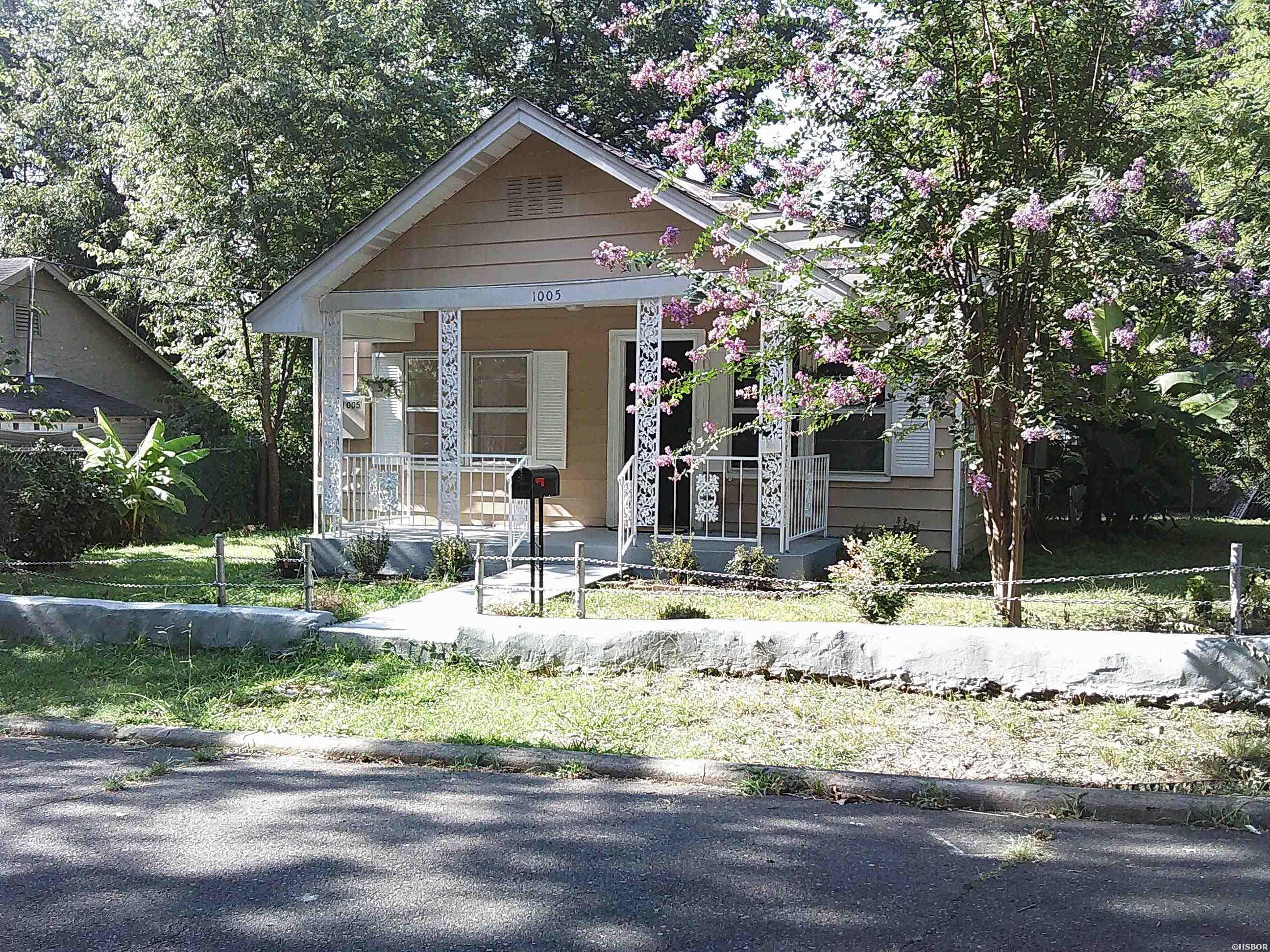 1005 Rector Property Photo 2