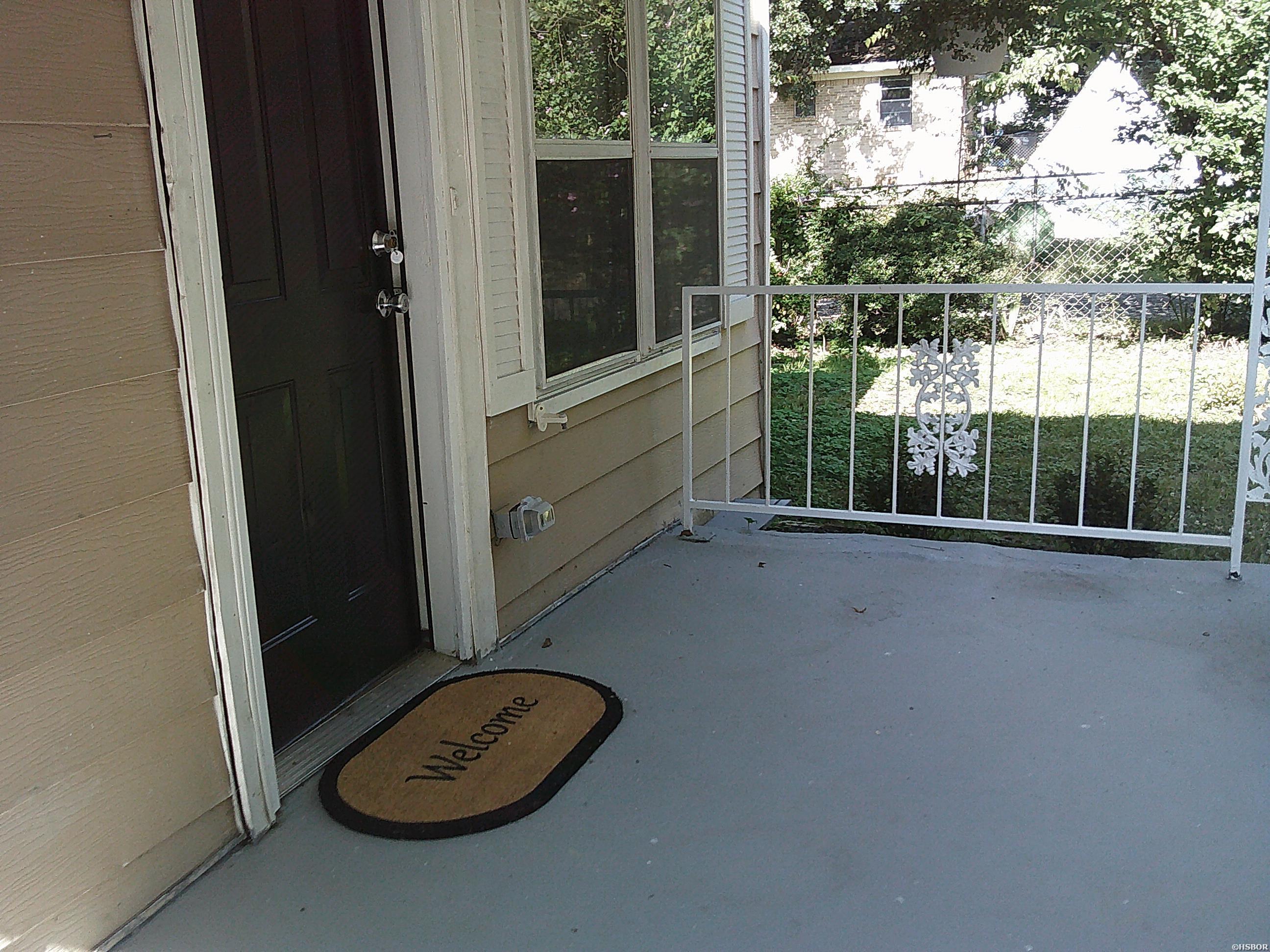 1005 Rector Property Photo 4