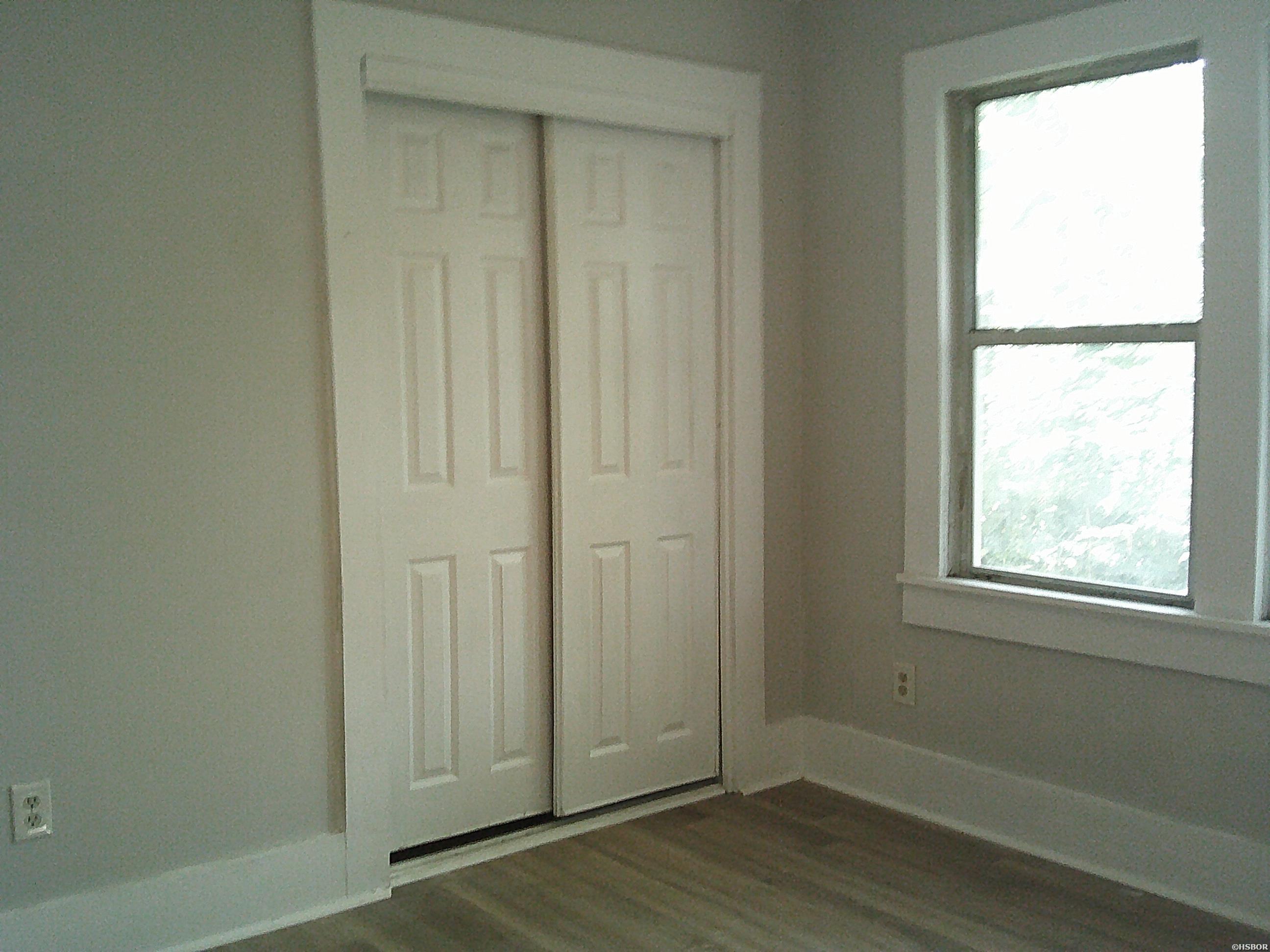 1005 Rector Property Photo 19